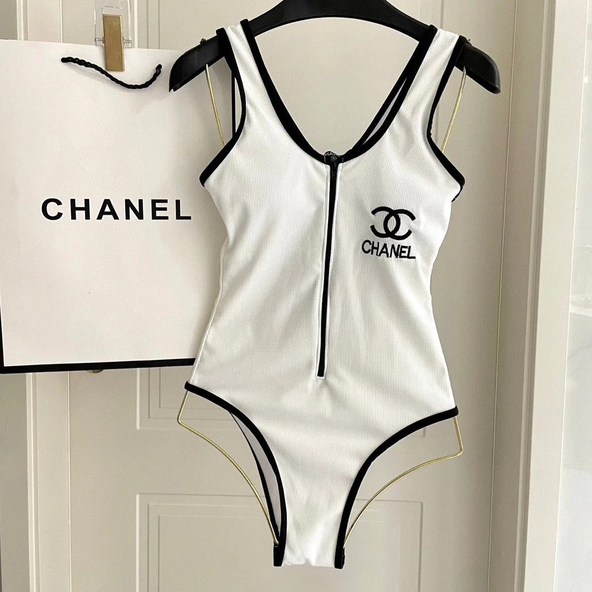 CC BIKINI SWIMSUIT SET IN WHITE AND BLACK TRIM 604254