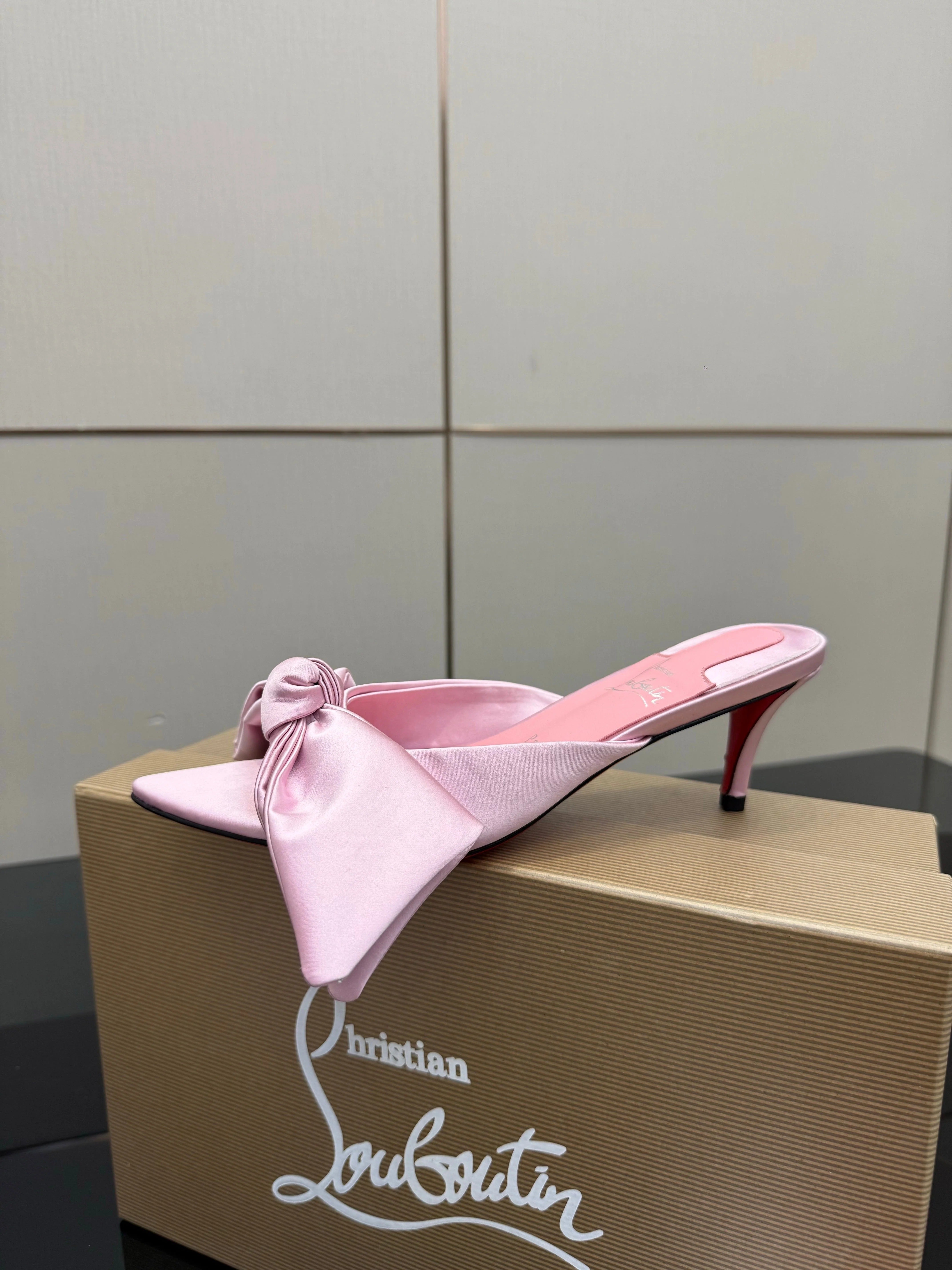 Christian Louboutin 2026 Mulazee Bow-Detail Slide Sandals 60mm Satin 791575