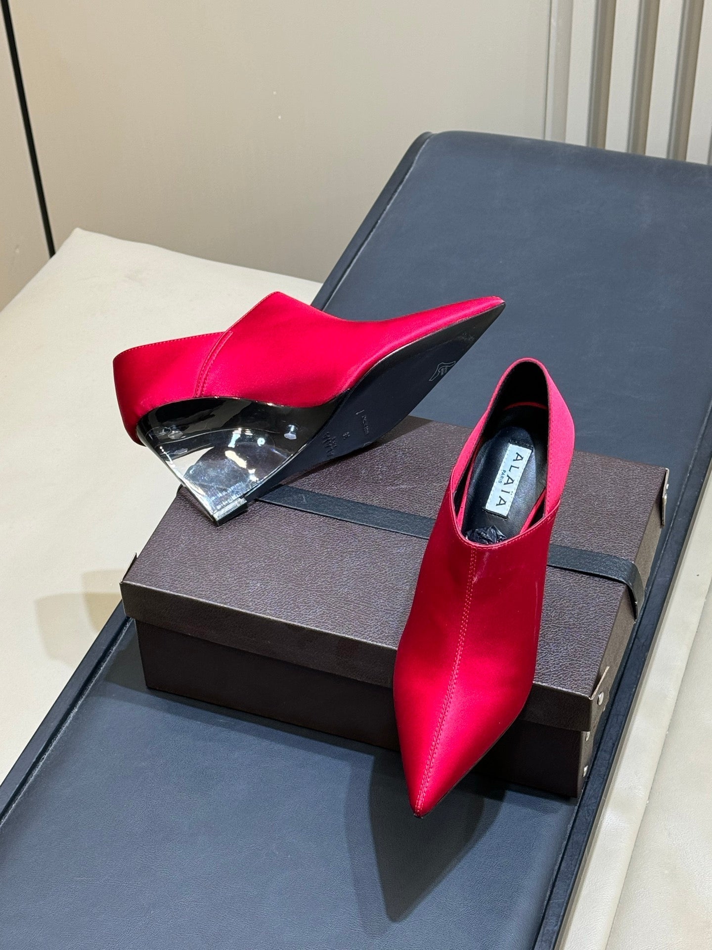Alaia 26 Pointed-Toe High Heels 70 Red Genuine Leather 621723