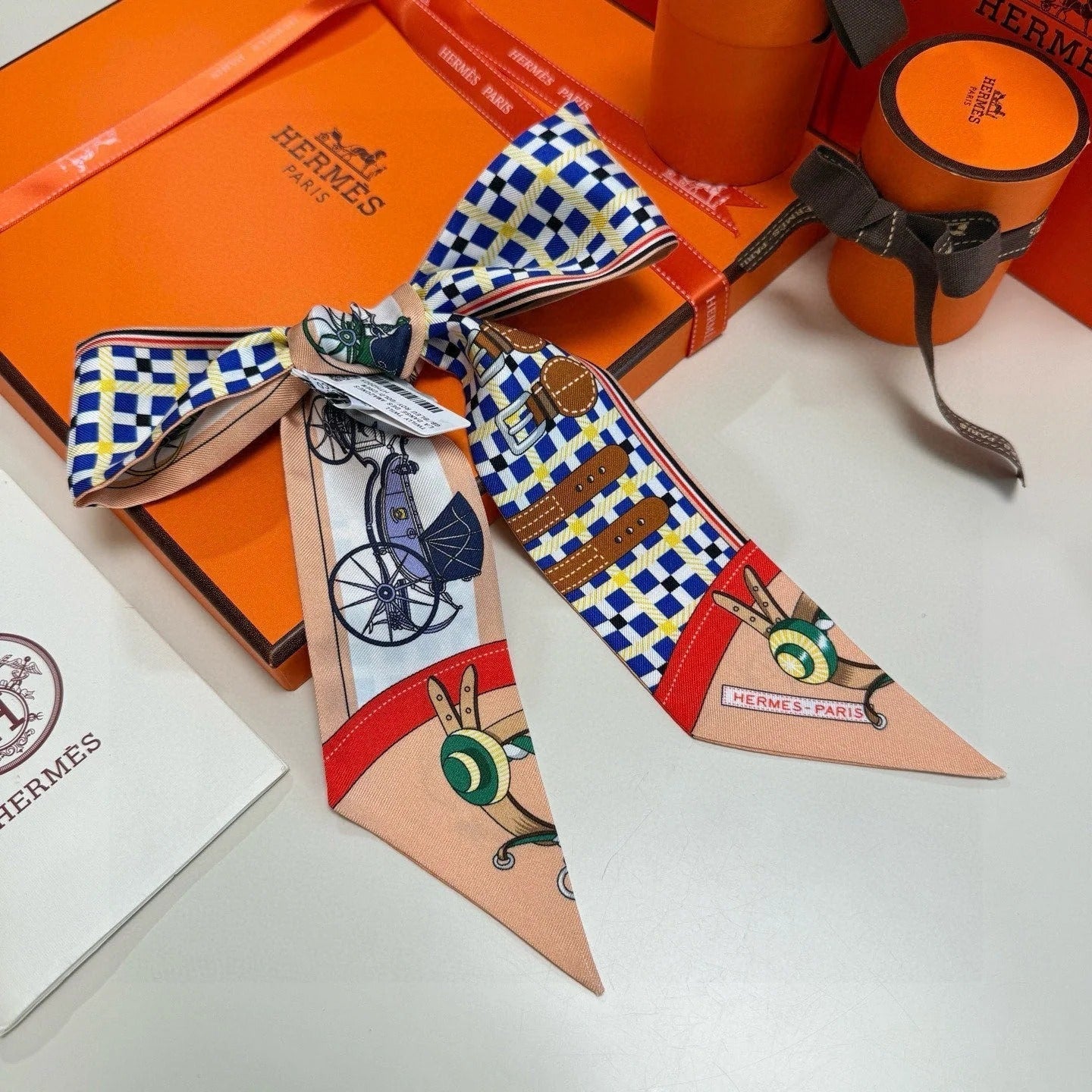 HERMES 25S SCARF 90 IN SILK 854952