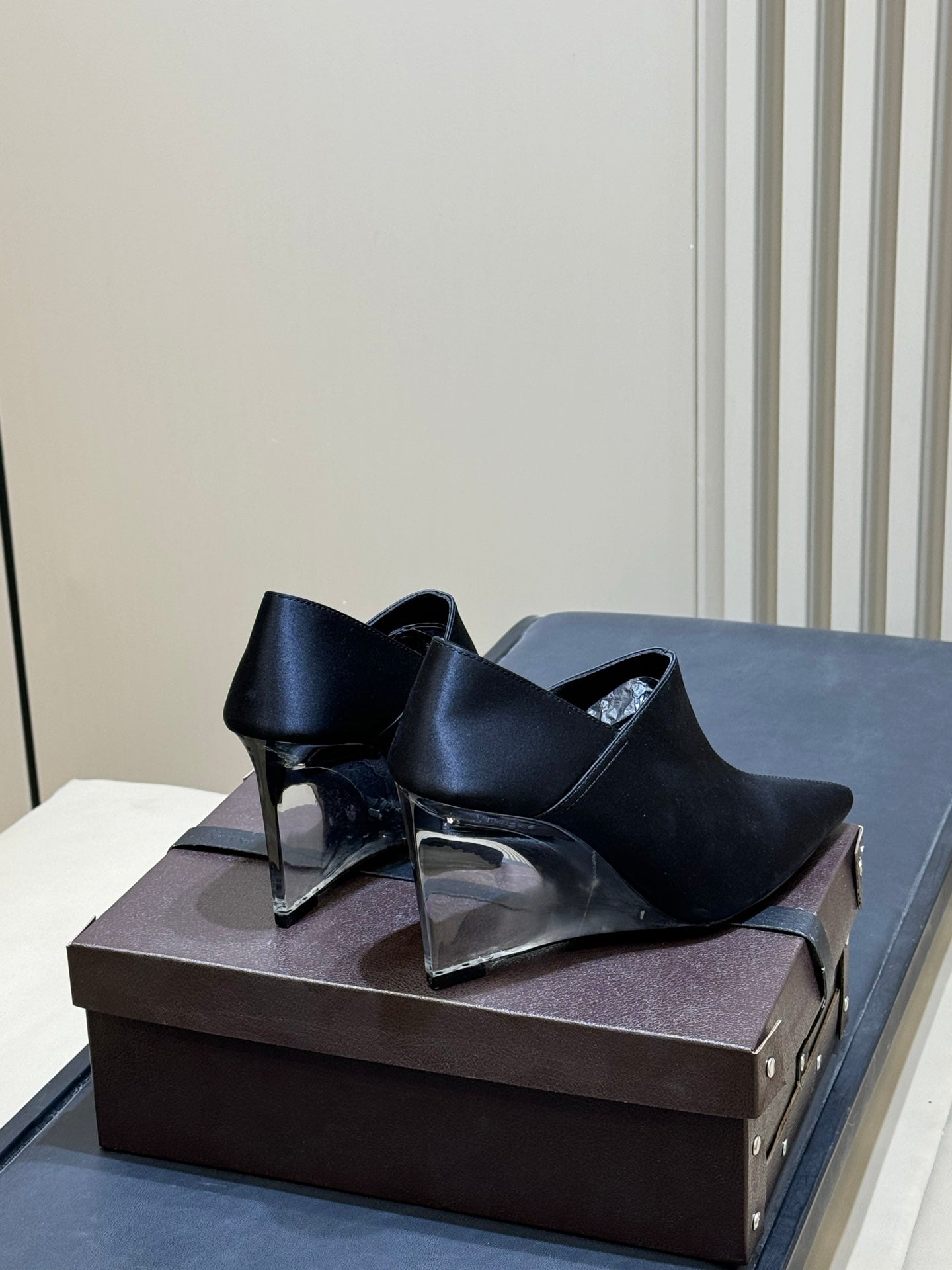 Alaia 26 Pointed-Toe High Heels 70 Black Genuine Leather 621721