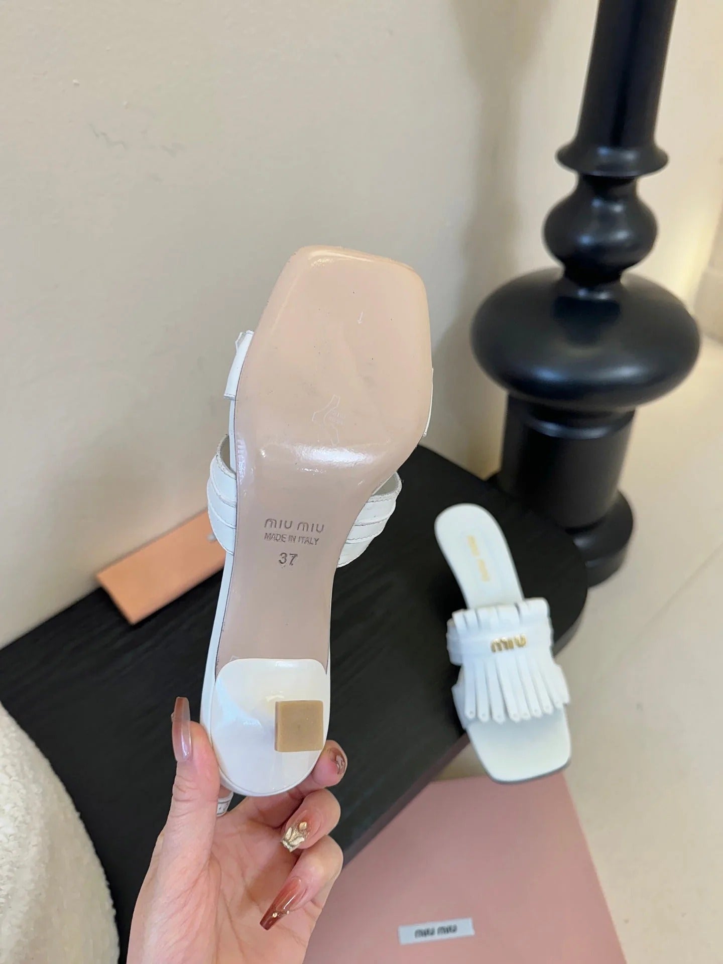 MIU 26ss Flat Sandals 50 White Sheepskin 627351