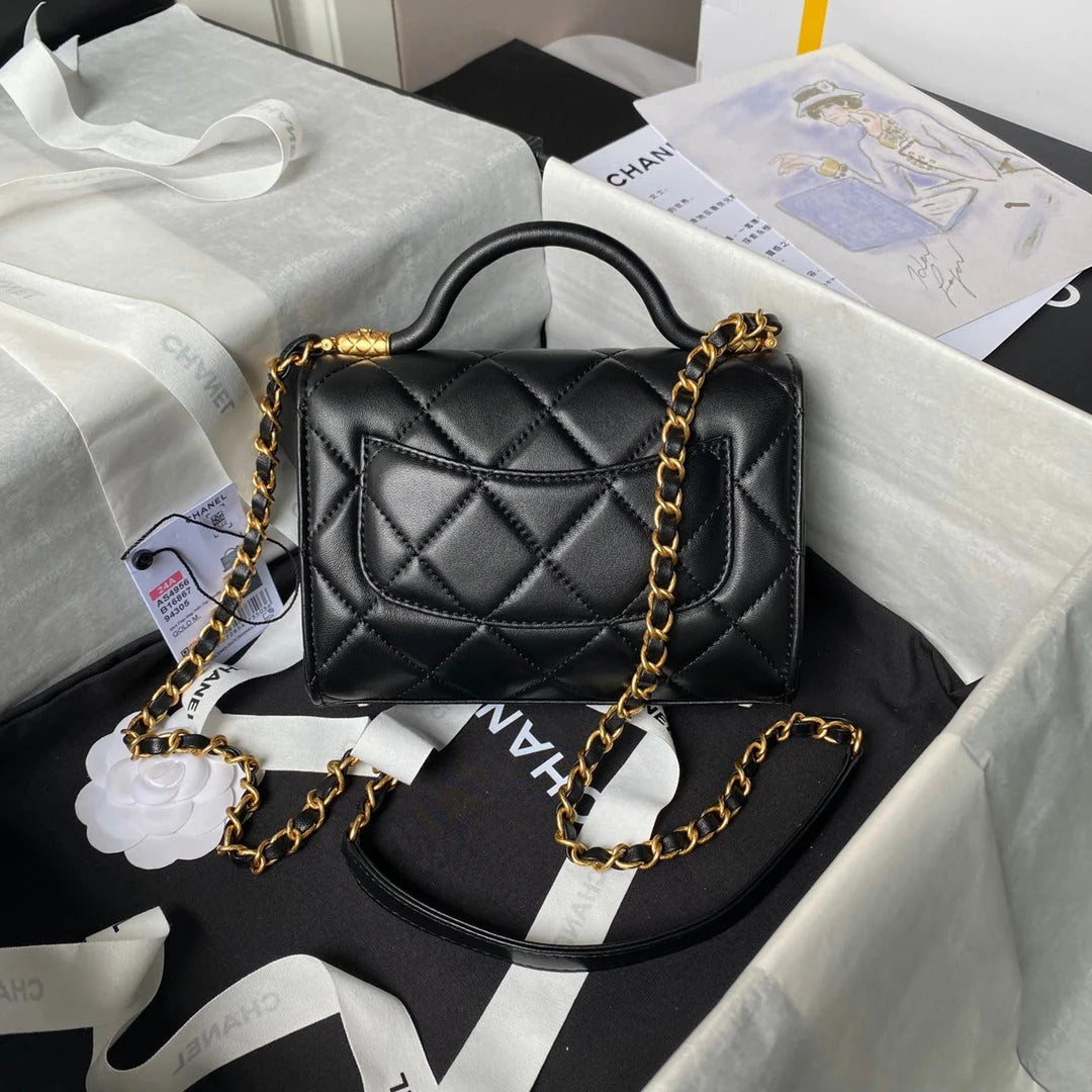 CC  25S FLAP BAG 18 CM IN BLACK LAMBSKIN WITH TOP HANDLE