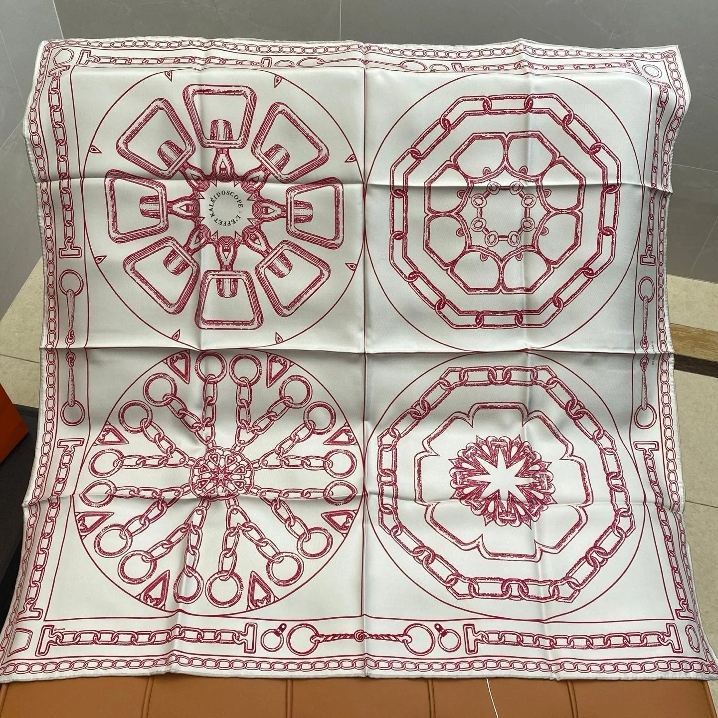 HERMES 25S SCARF 90 IN SILK 703665