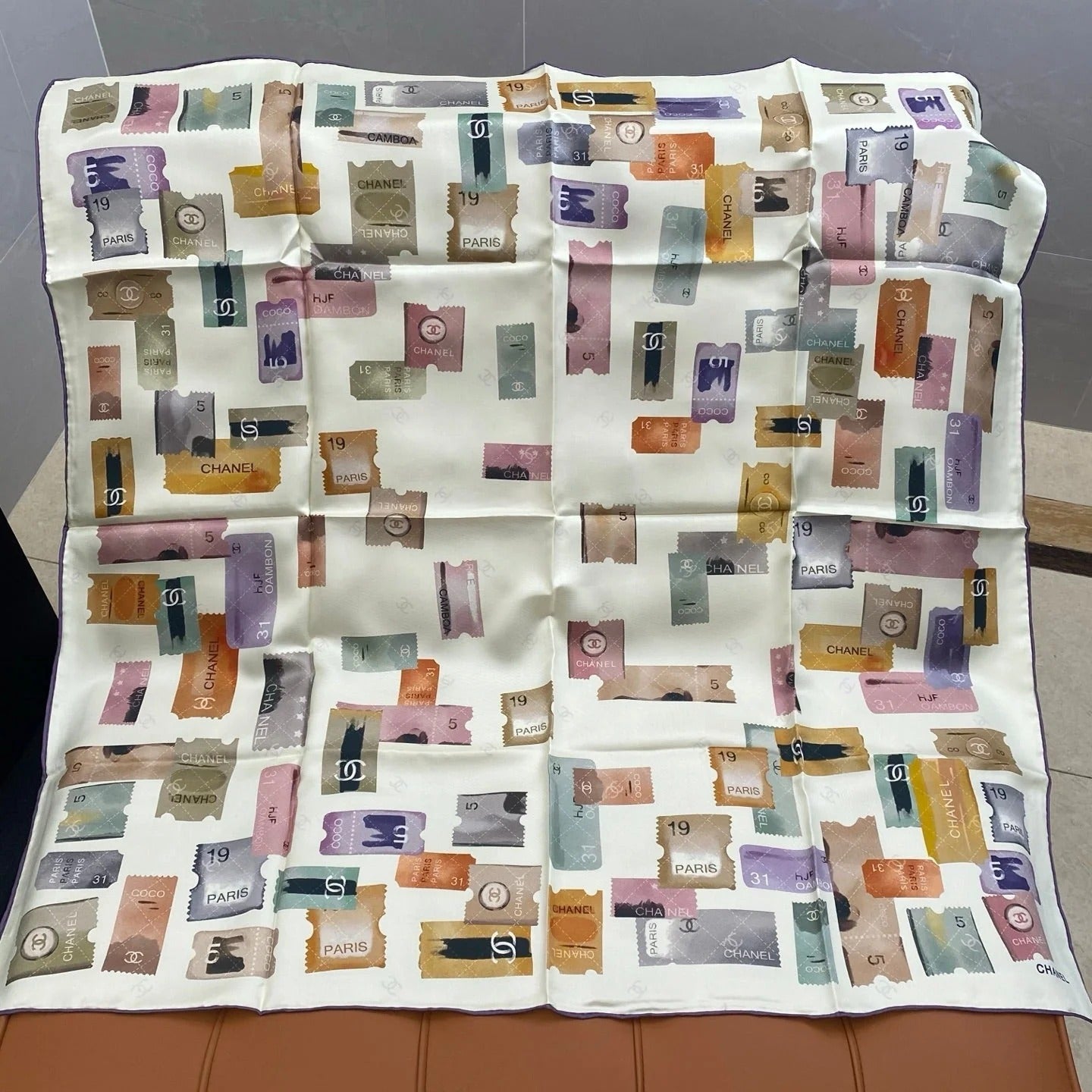 CHANEL 25S SCARF 90 IN SILK 703699
