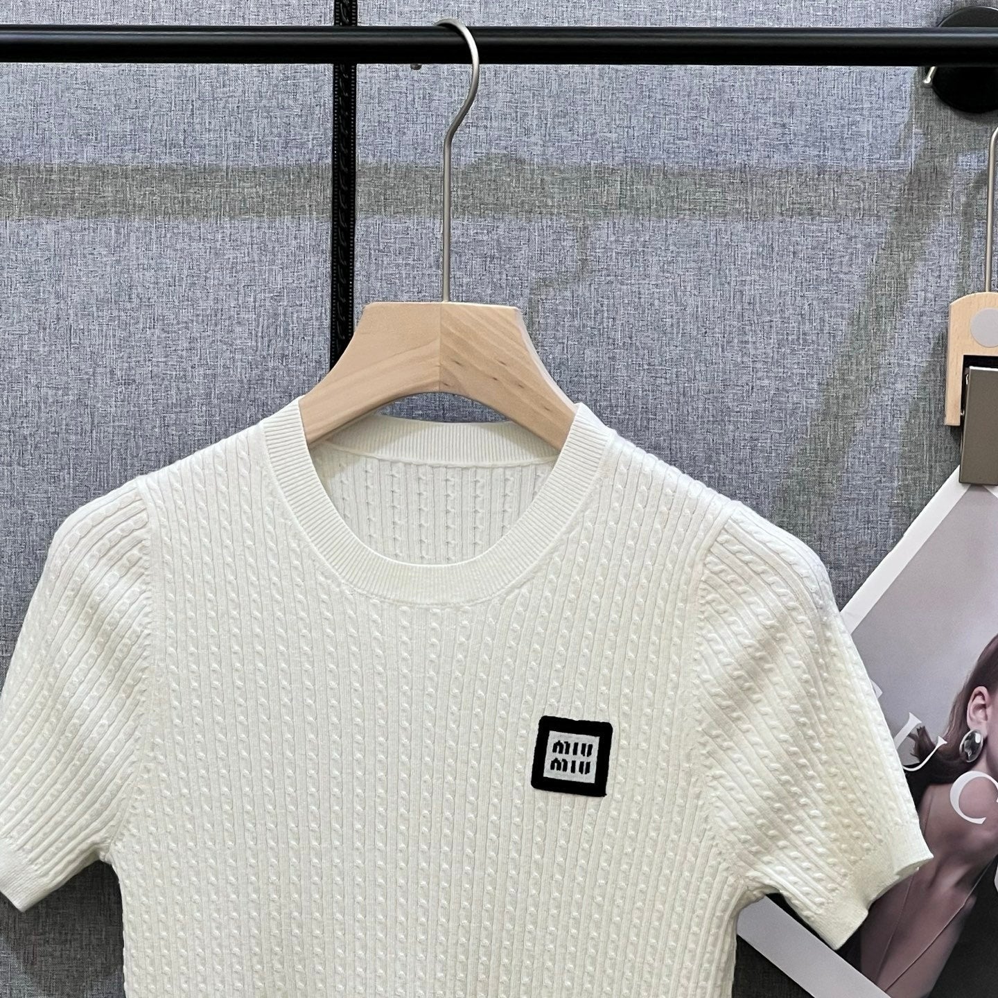 MIUMIU SHORT-SLEEVE KNIT TOP STYLE 283