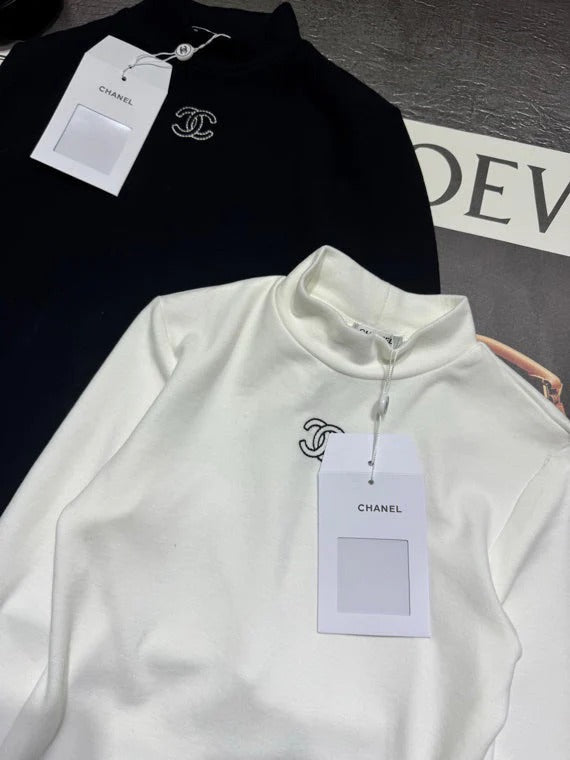 CHANEL 25S LONG-SLEEVE FLEECE-LINED T-SHIRT 613