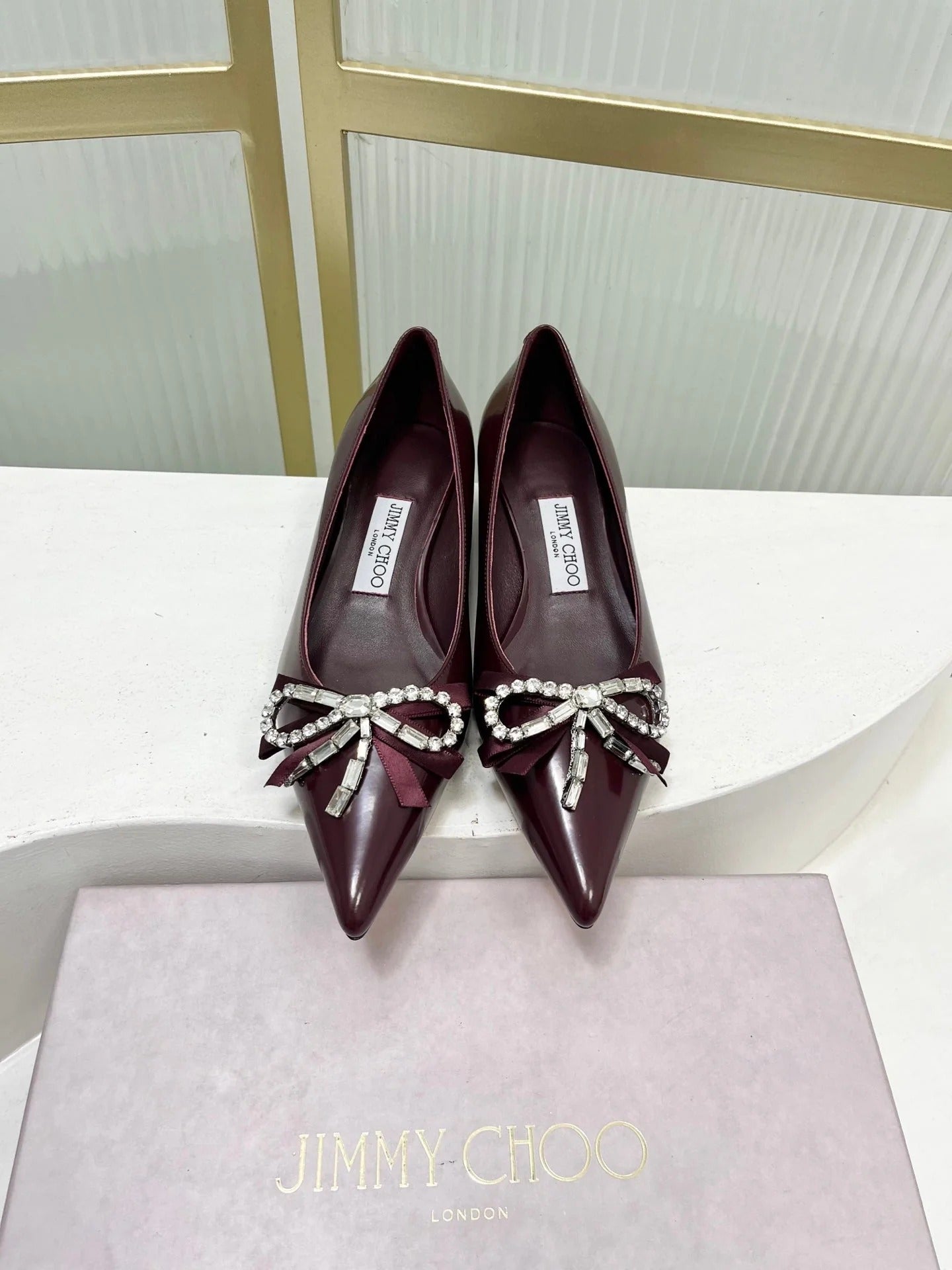 Jimmy 26s Pointed Toe Pump 25 Burgundy Cowhide 605964