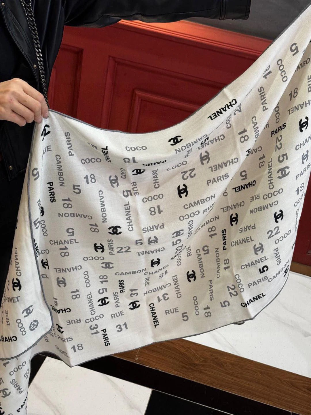 CHANEL 25S SCARF 180 IN CASHMERE SILK 738479
