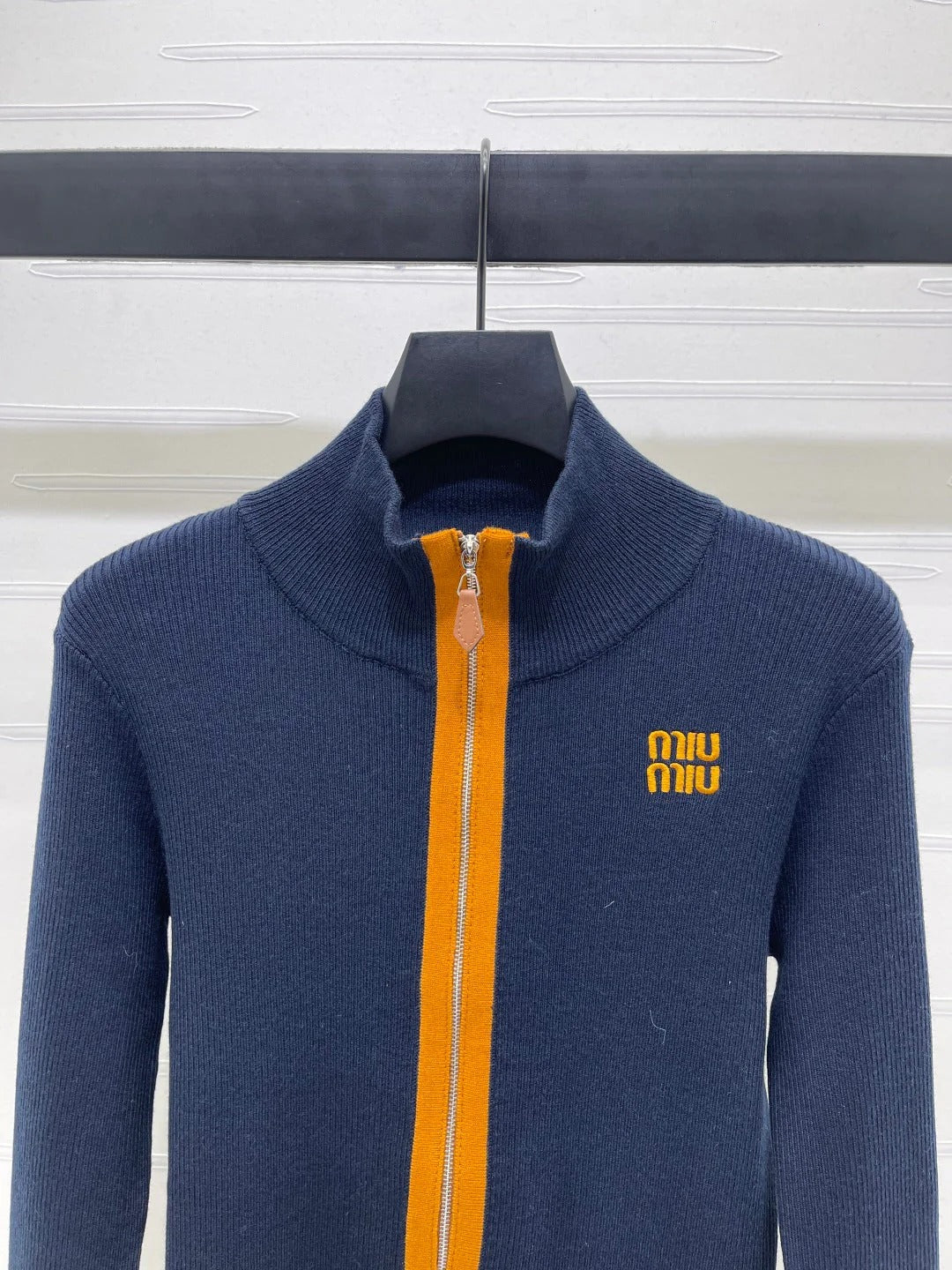 MIUMIU CARDIGAN STYLE 490