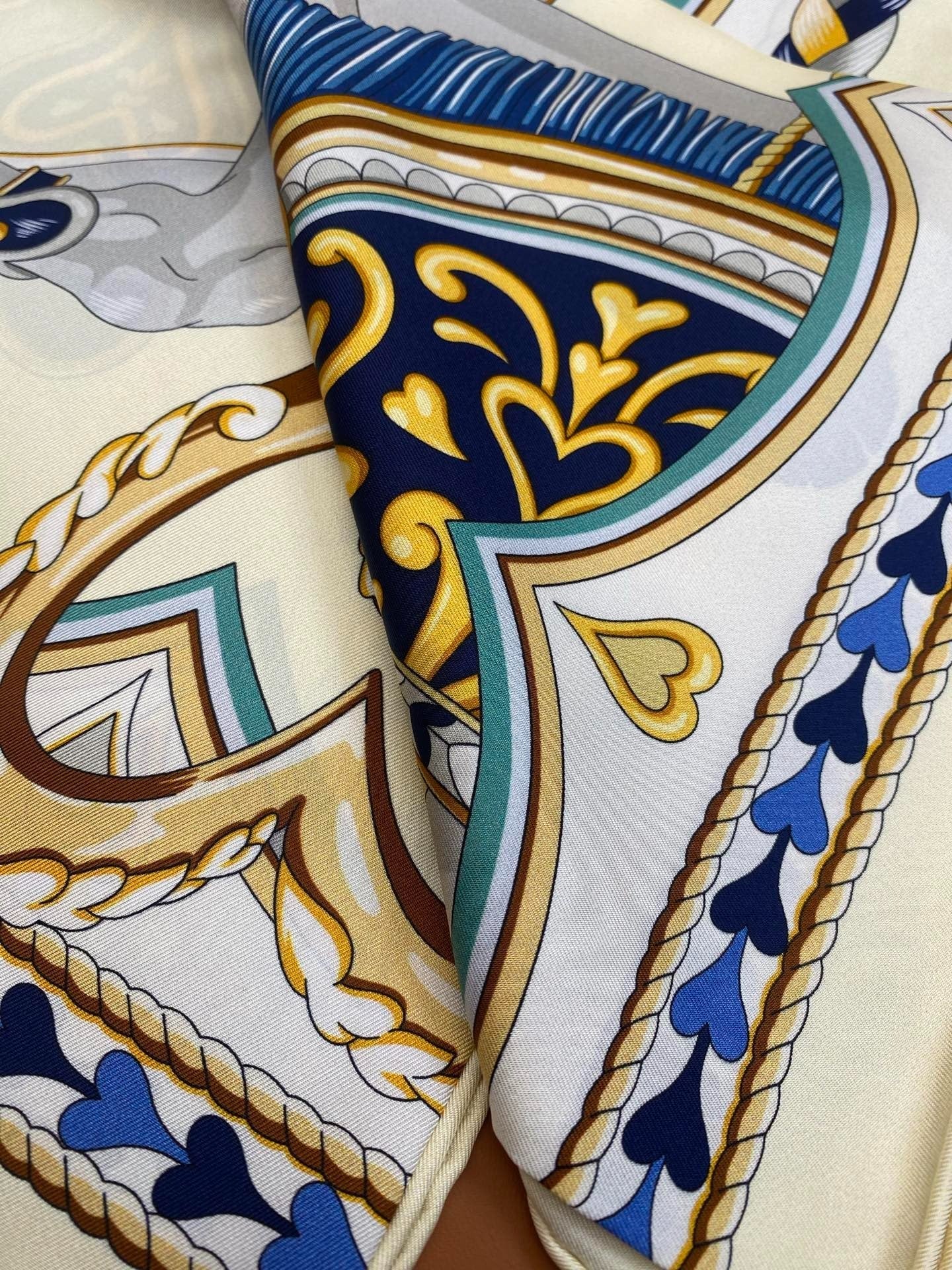 HERMES 25S SCARF 90 IN SILK 709686