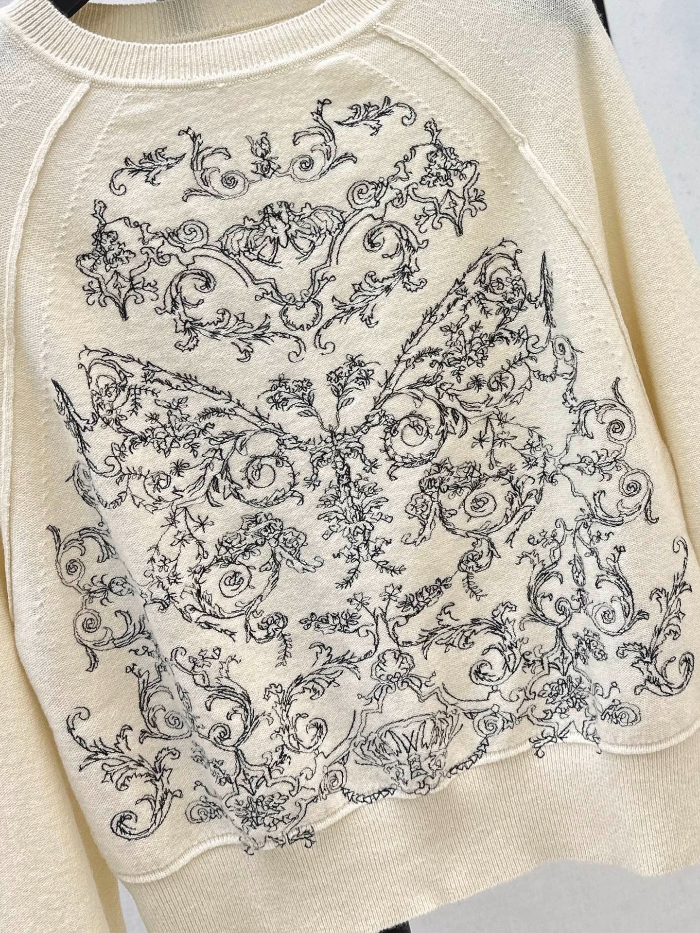 DIOR 25S FLORAL EMBROIDERED CASHMERE SWEATER 571