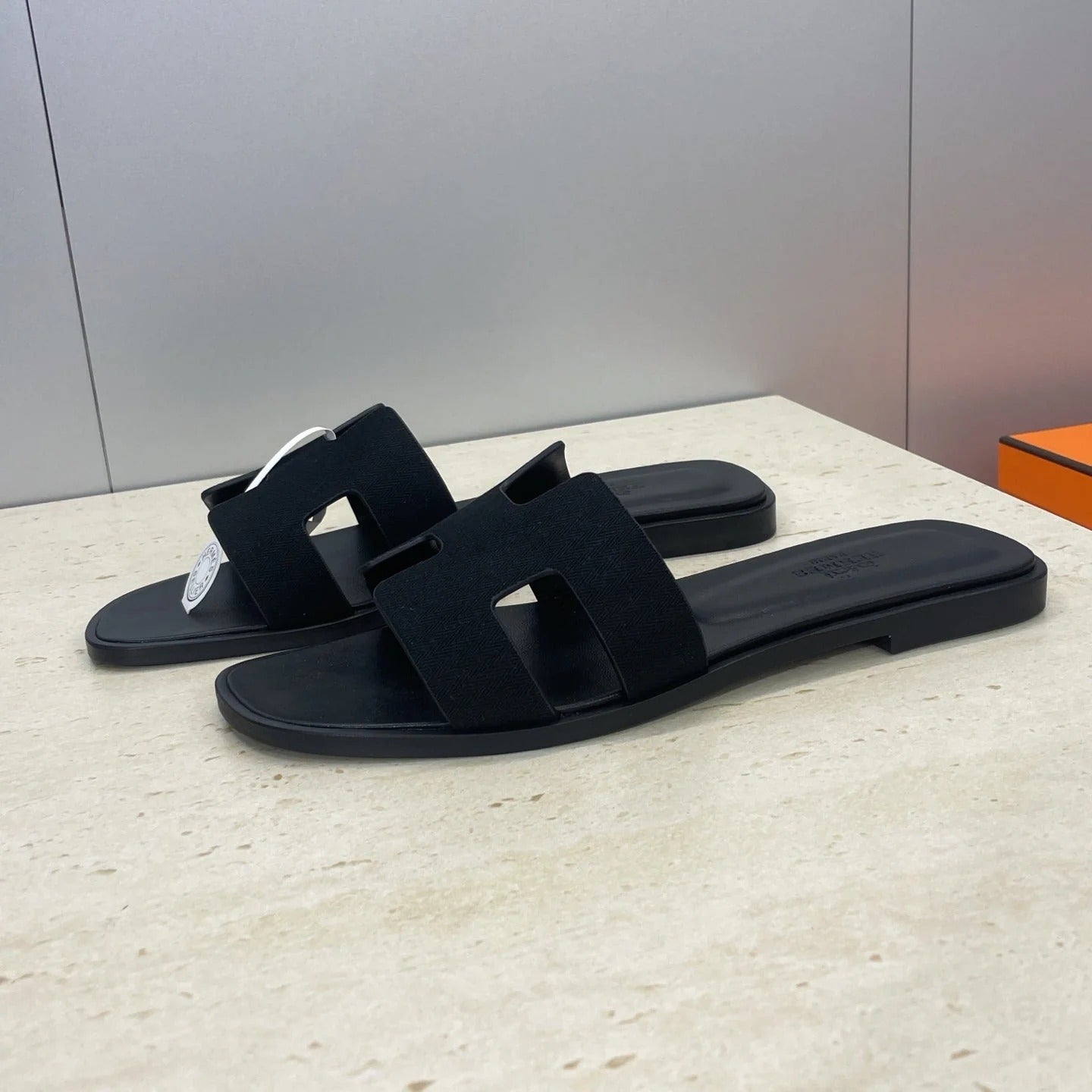 HM 26ss Oran Sandals Black Calfskin 607237
