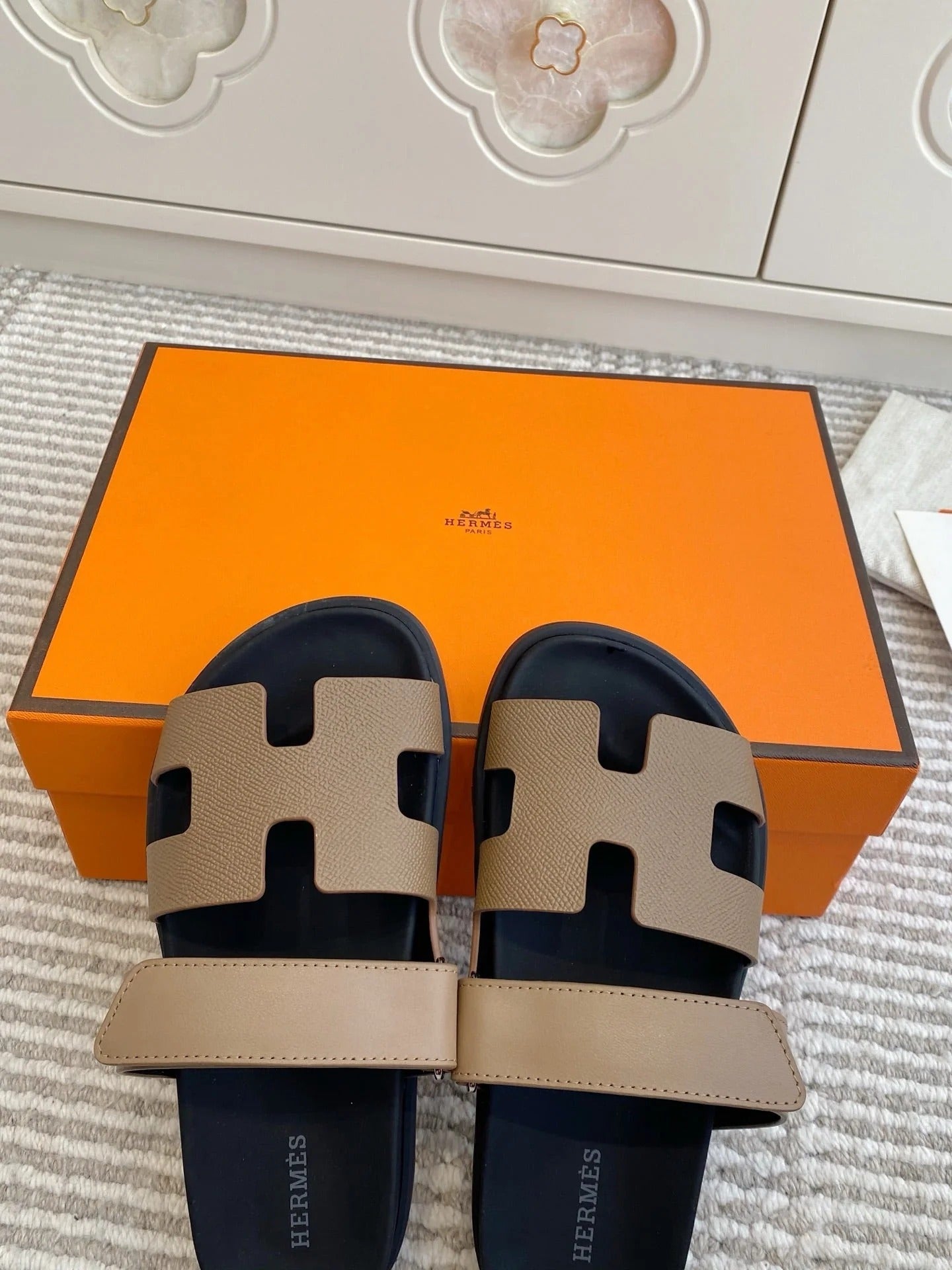 HM 2026 Velcro Slippers Taupe Cowhide 667463