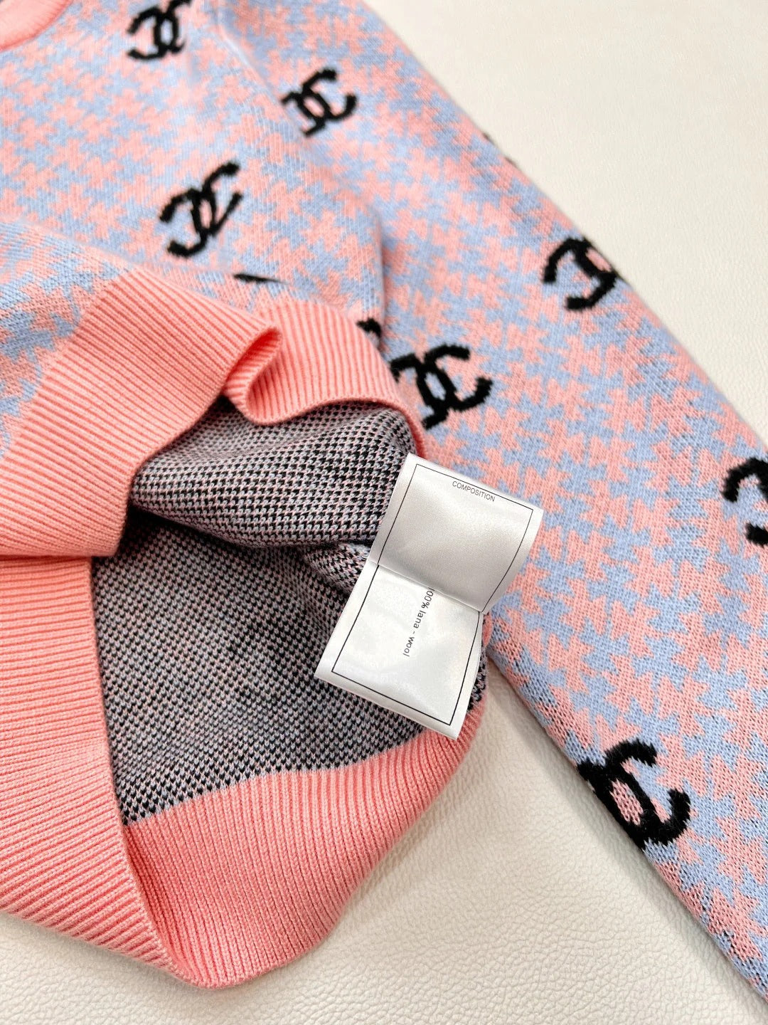 CHANEL 25S SWEATER 393