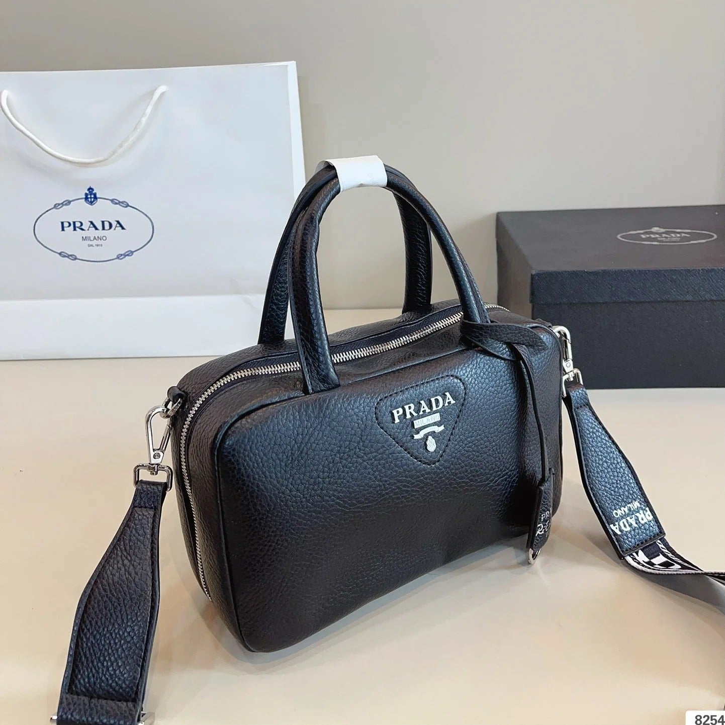 CLASSIC BOSTON BAG 25 IN BLACK GRAINED CALFSKIN