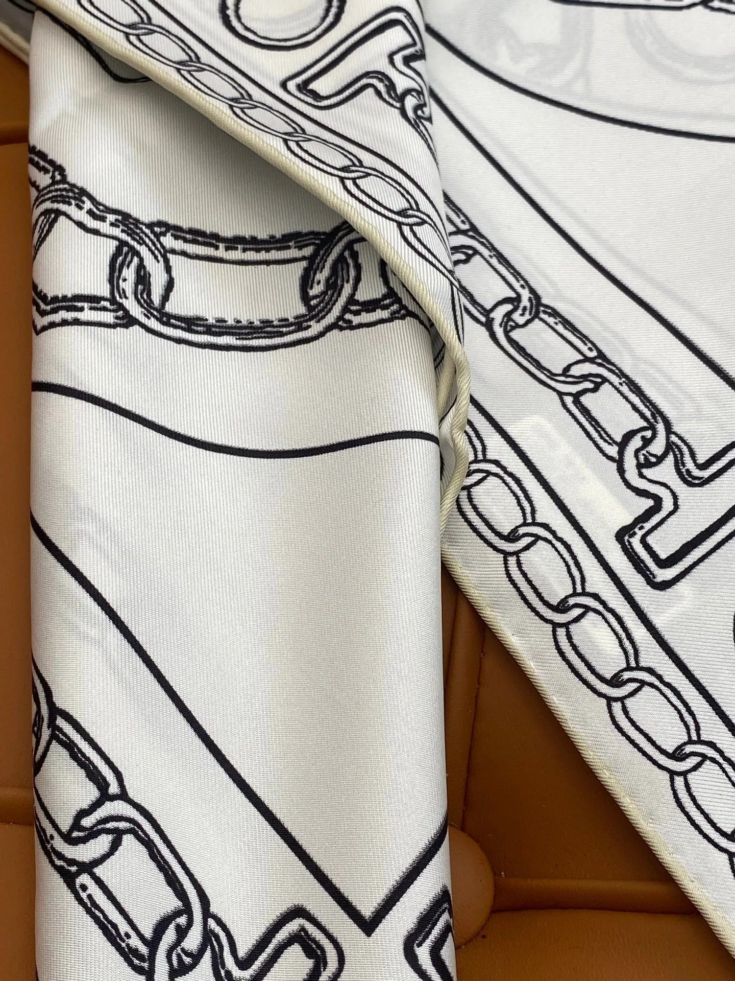 HERMES 25S SCARF 90 IN SILK 703664