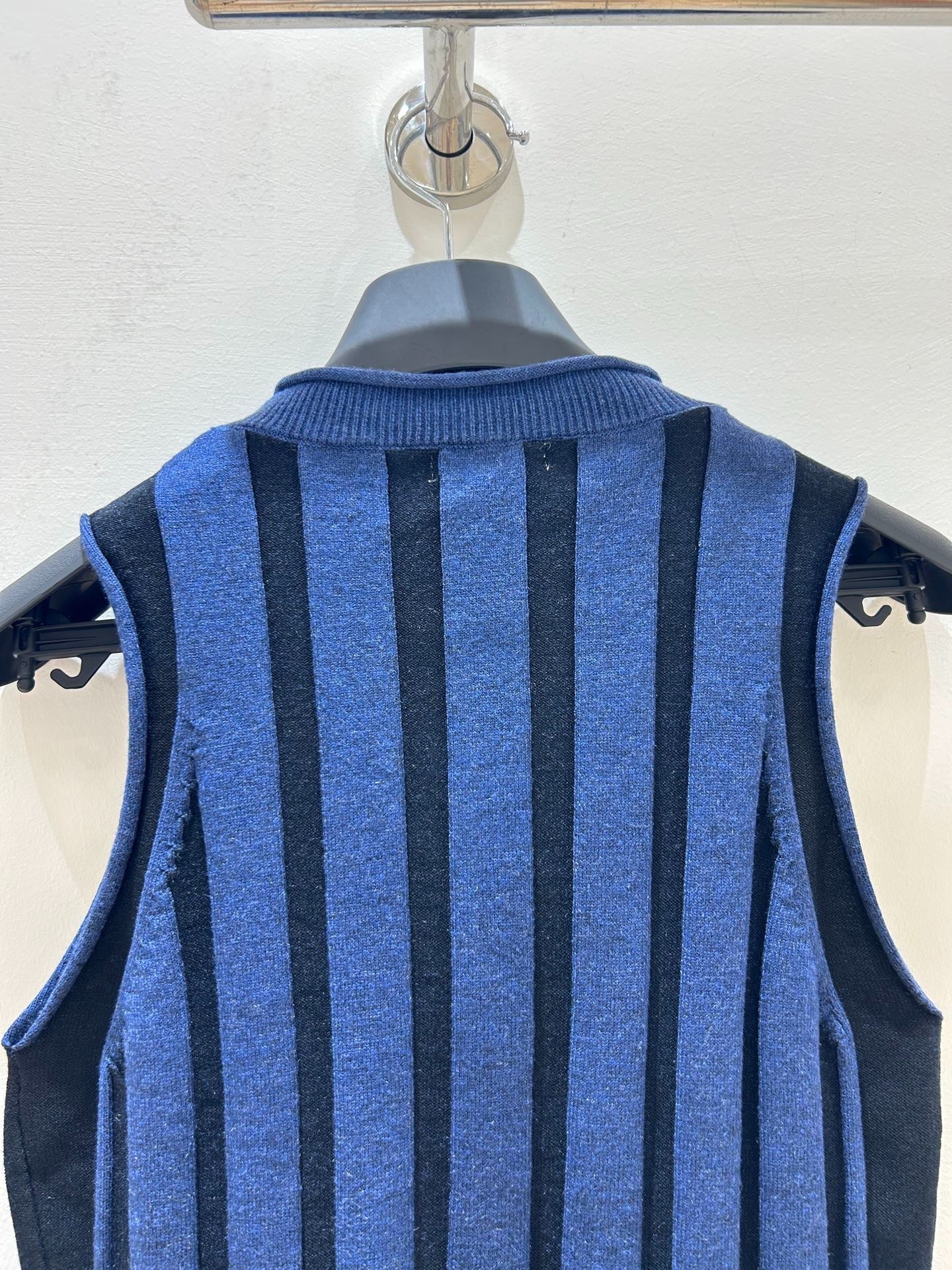 LOEWE SLEEVELESS TOP STYLE 181