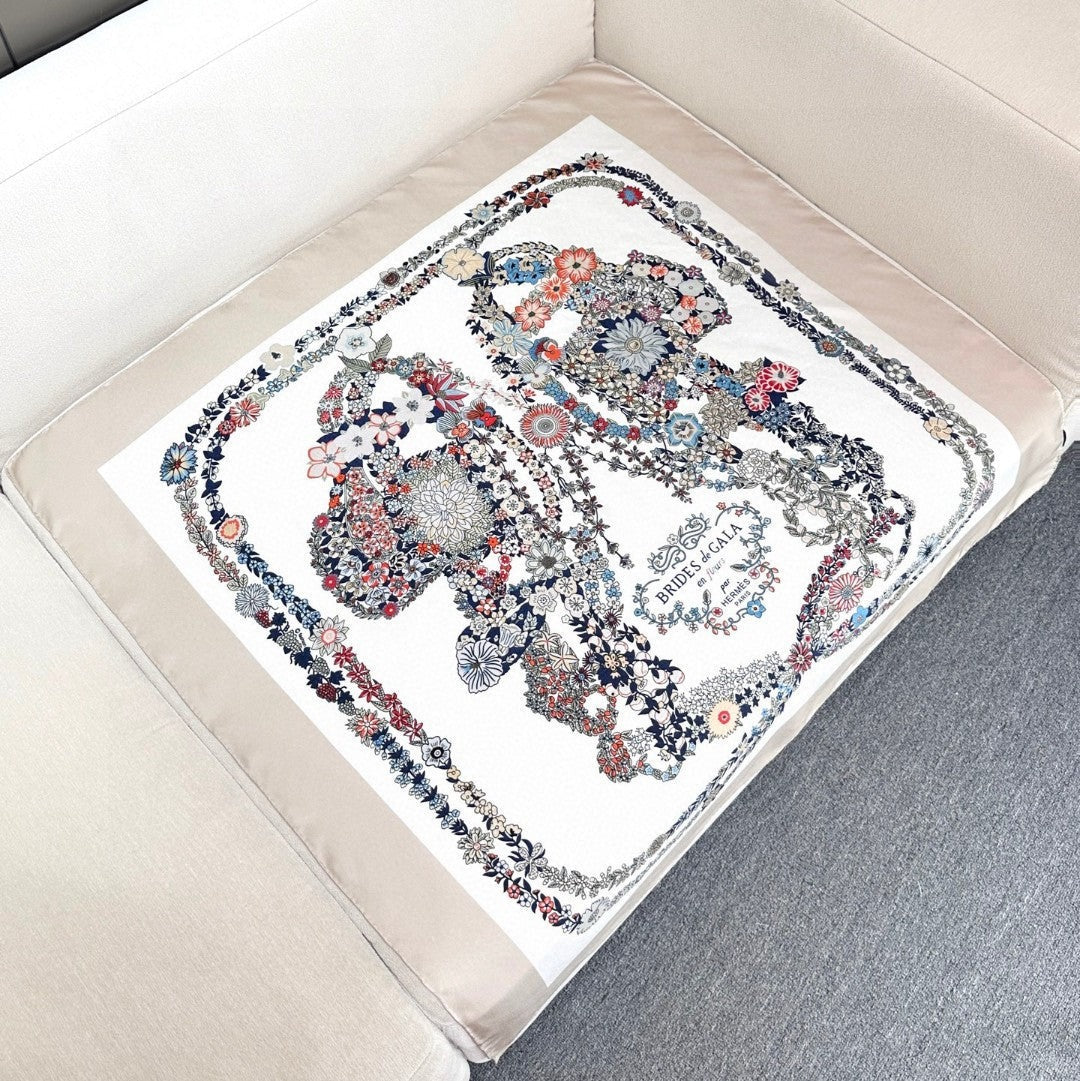 HERMES 25S SCARF 90 IN SILK 732127