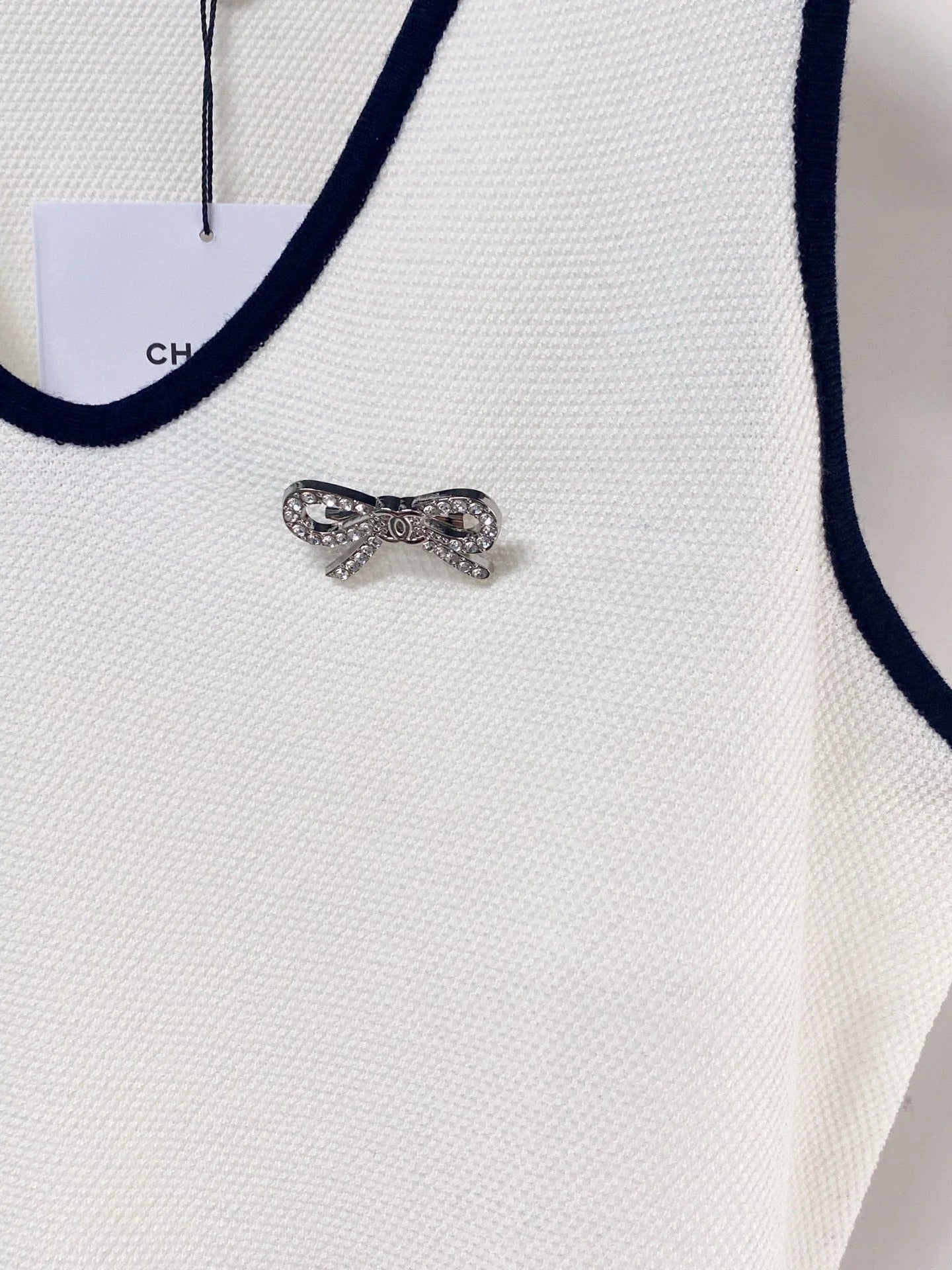 Chanel 2026 Knit Vest Bow Embellishments Laine Wool 471897