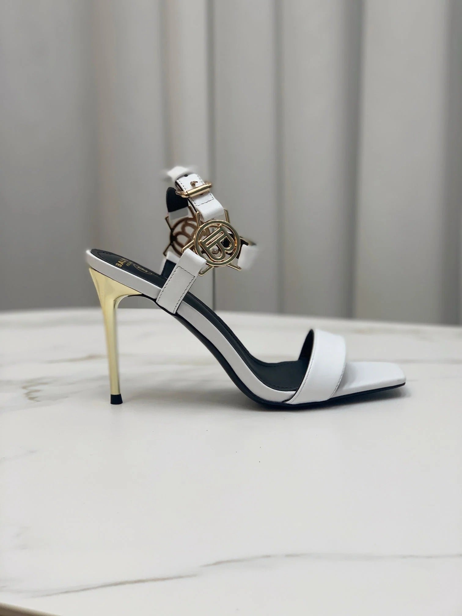 BALMAIN 25S HIGH HEELS WITH B METAL DETAIL 95MM IN LIGHT GRAY CALFSKIN