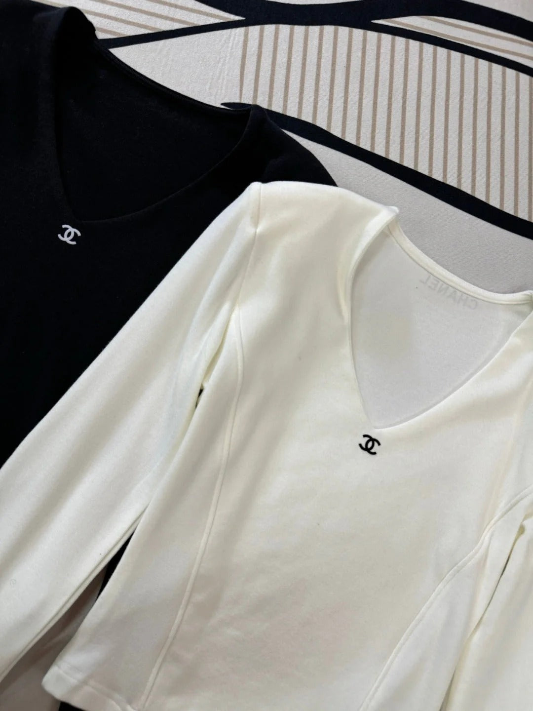 CHANEL 25S V-NECK T-SHIRT 608
