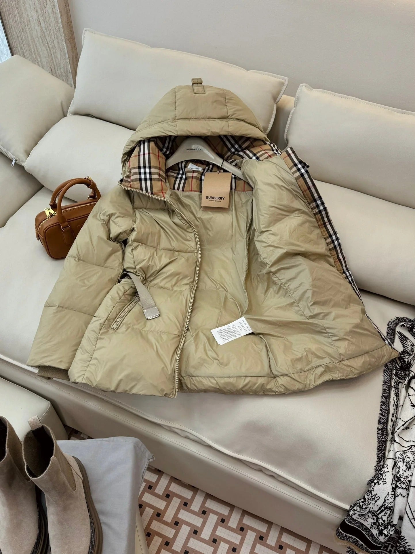 BURBERRY 25S DOWN JACKET 140