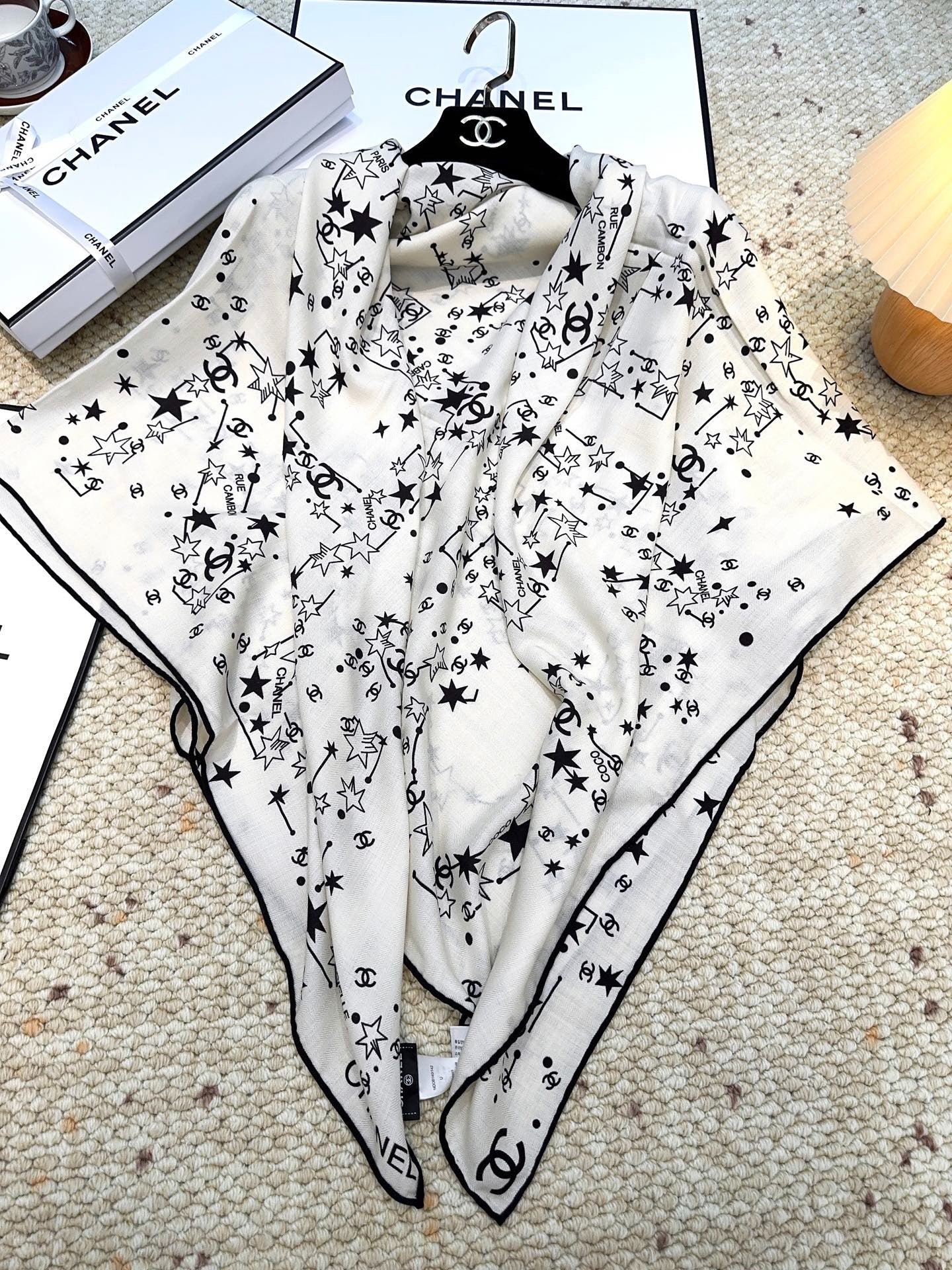 CHANEL 25S SCARF 140 CM IN CASHMERE SILK 943919