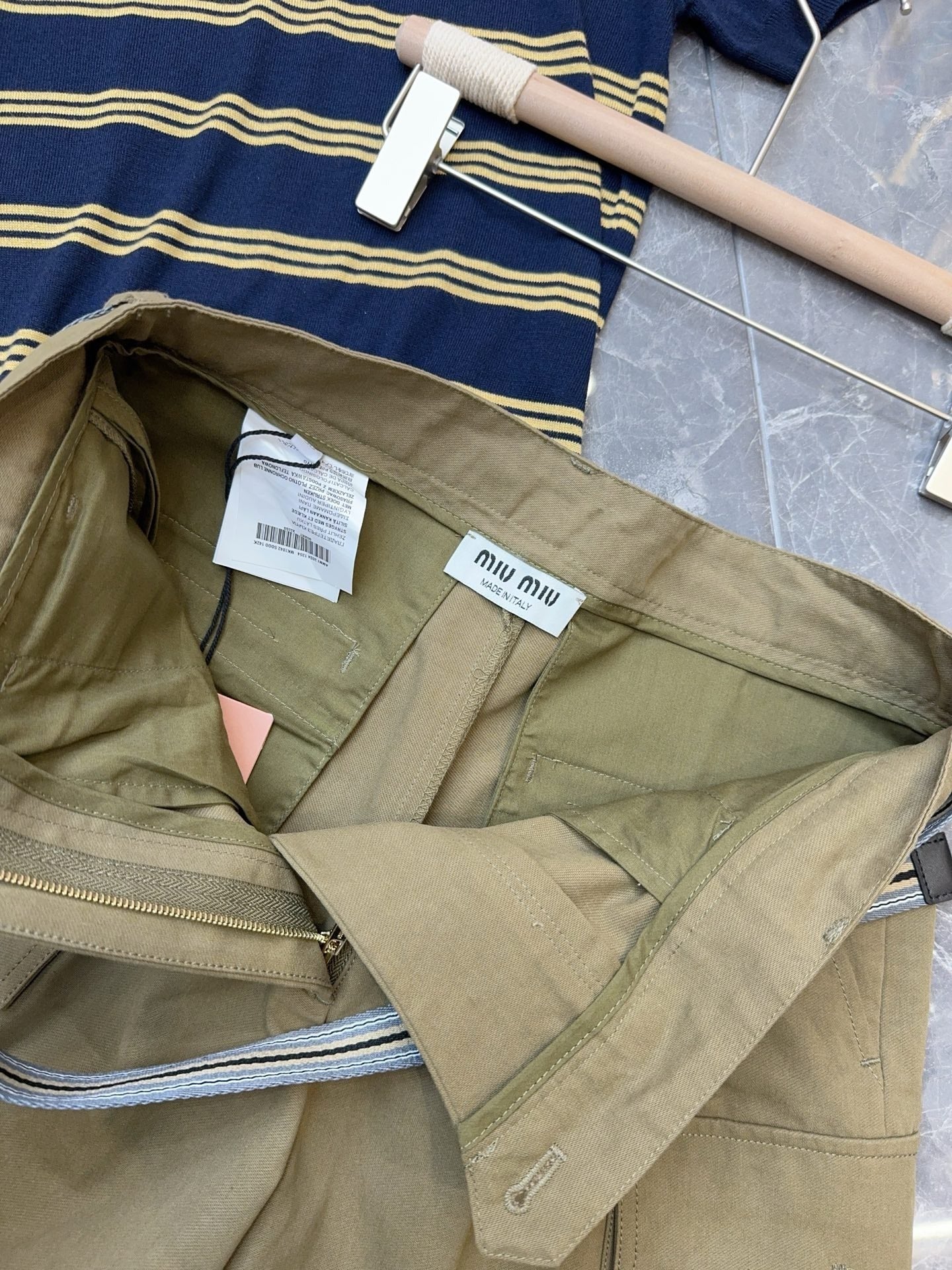 MIUMIU SHORT STYLE 85