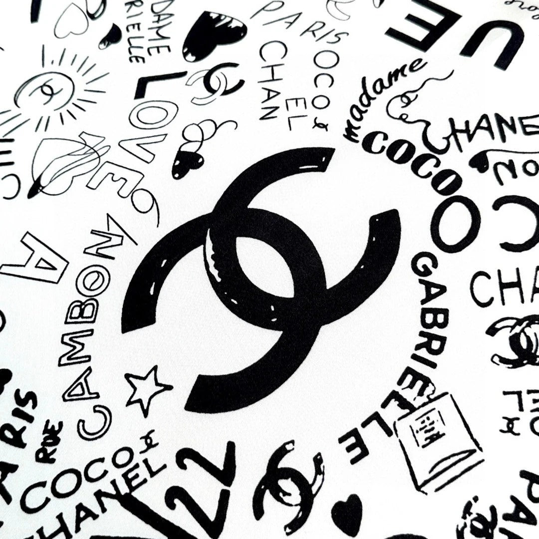CHANEL 25S SCARF 90 IN SILK 730660