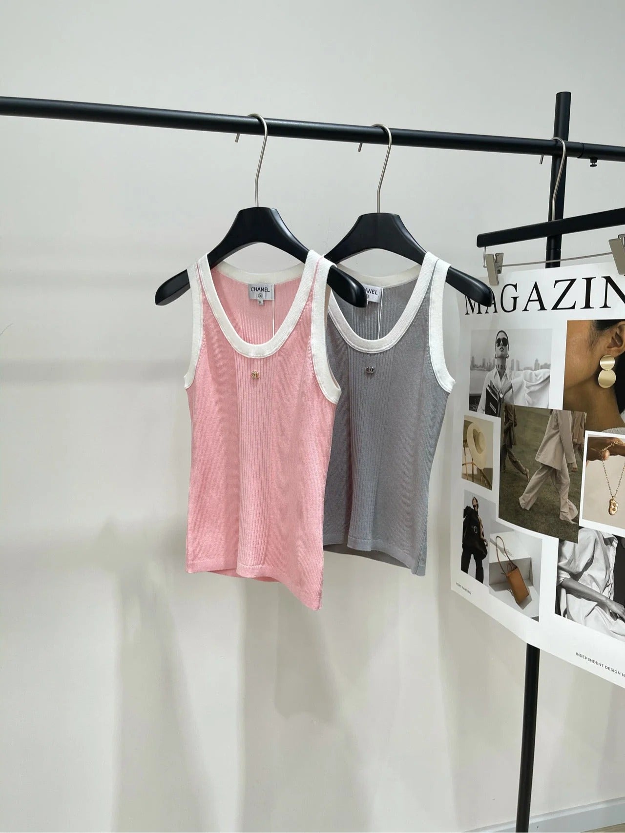 CHANEL SHORT-SLEEVE KNIT SWEATER 259270