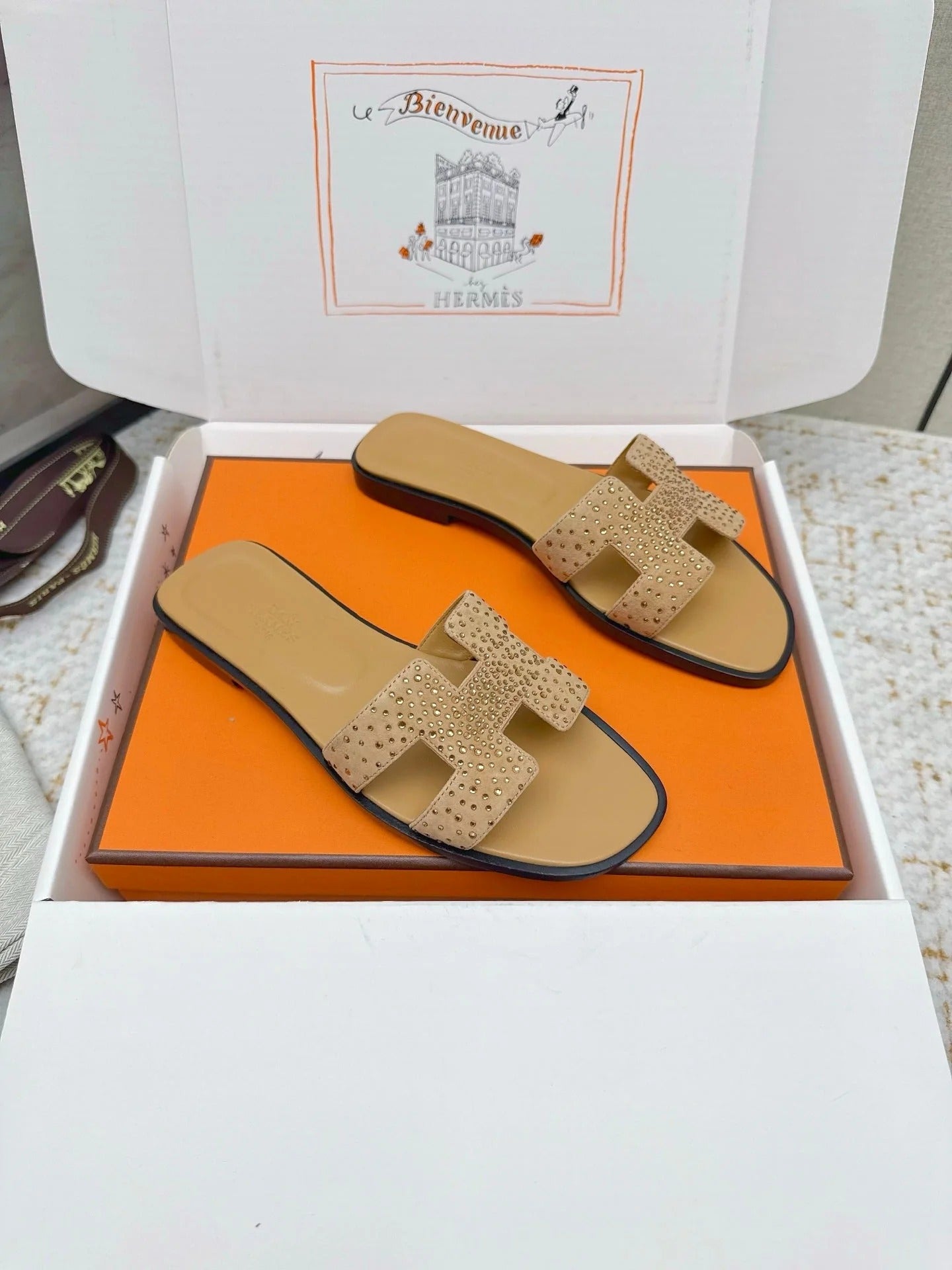 HM 26ss Oran Sandals Beige Gold Crystal Suede Cowhide 625254