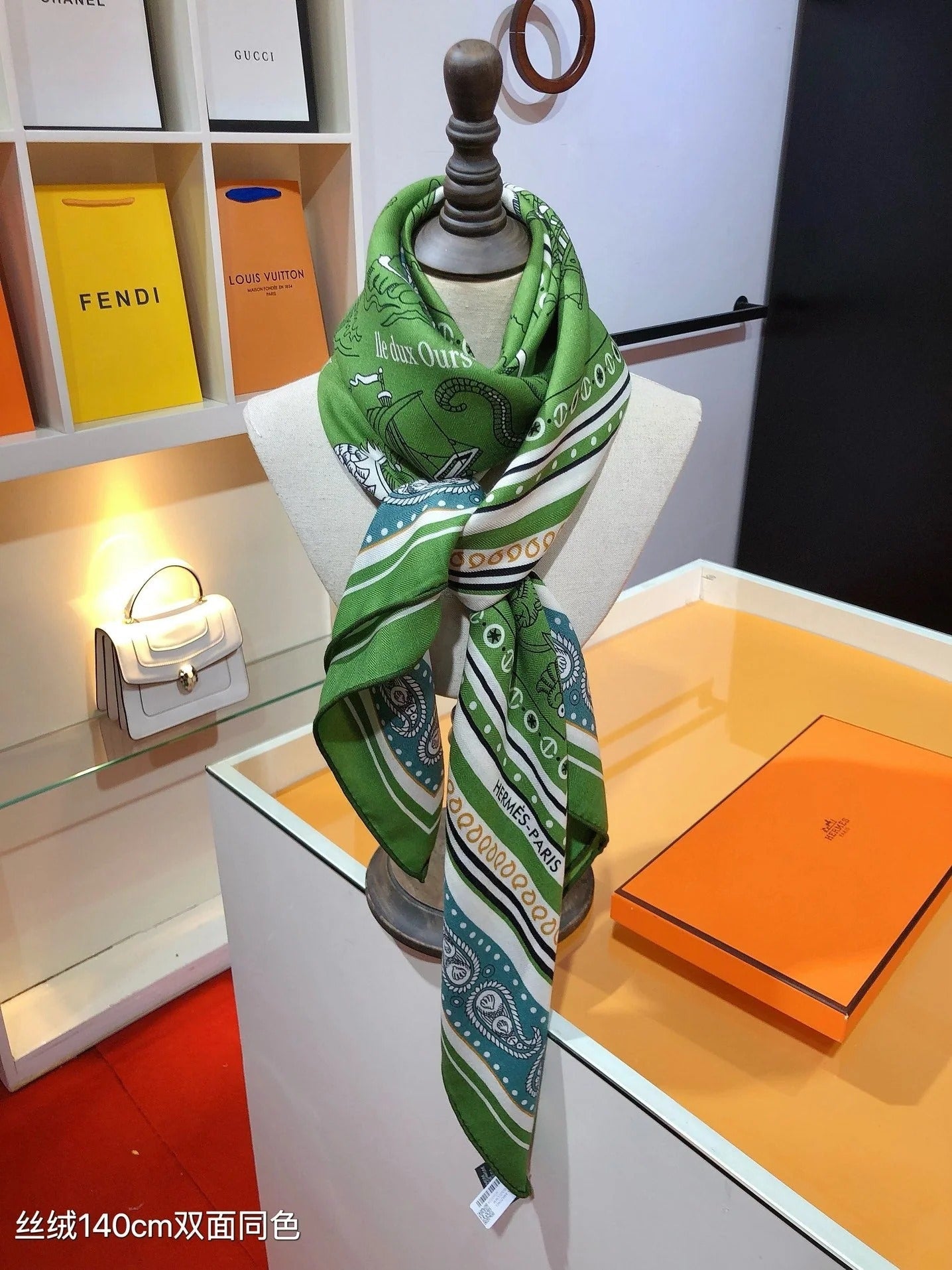 HM 26ss Amazon Scarf 90 Green Colorful Twill Silk 126340