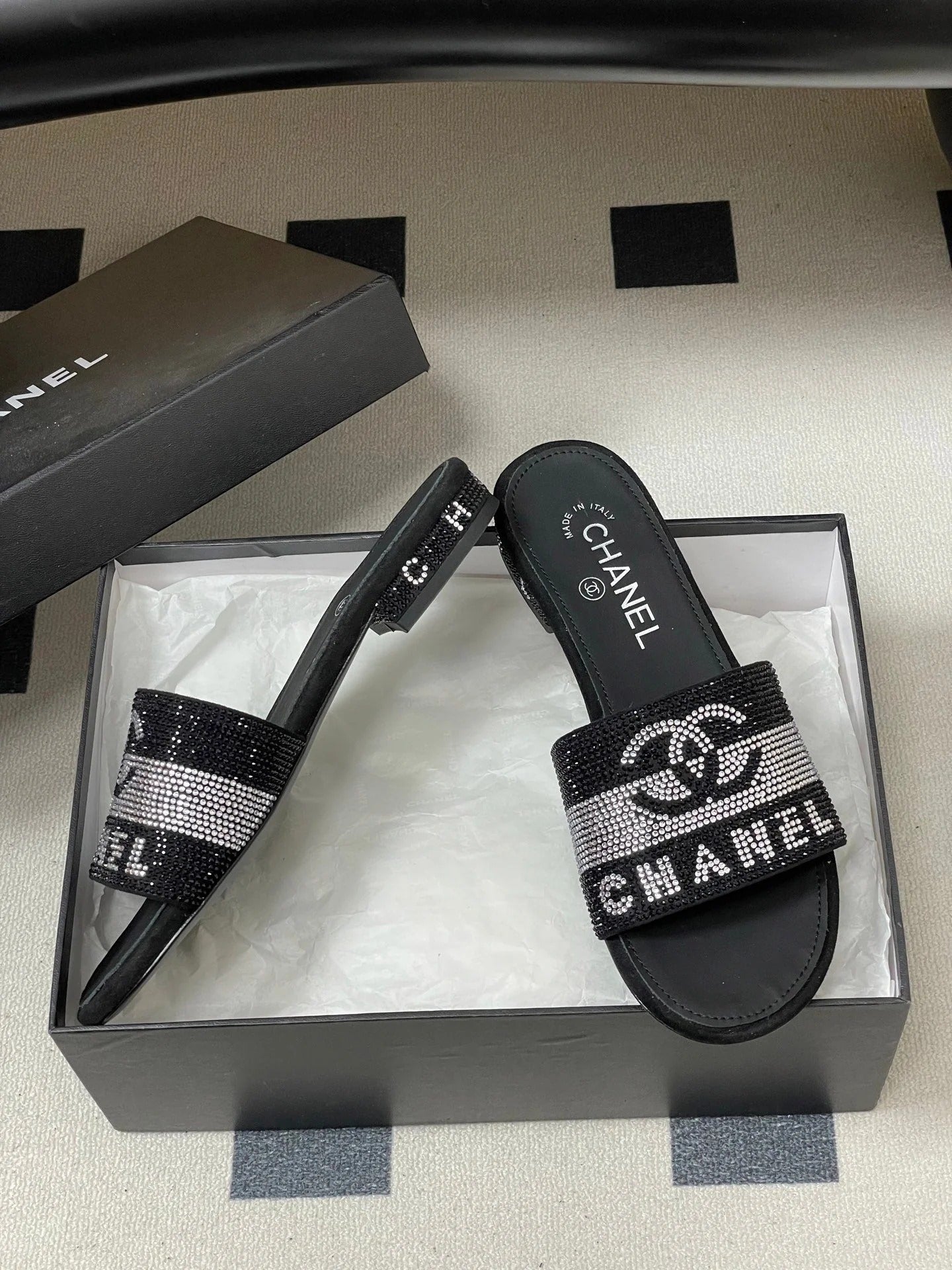 CC 26s Flat Sandals Black Sheepskin Rhinestones 649516