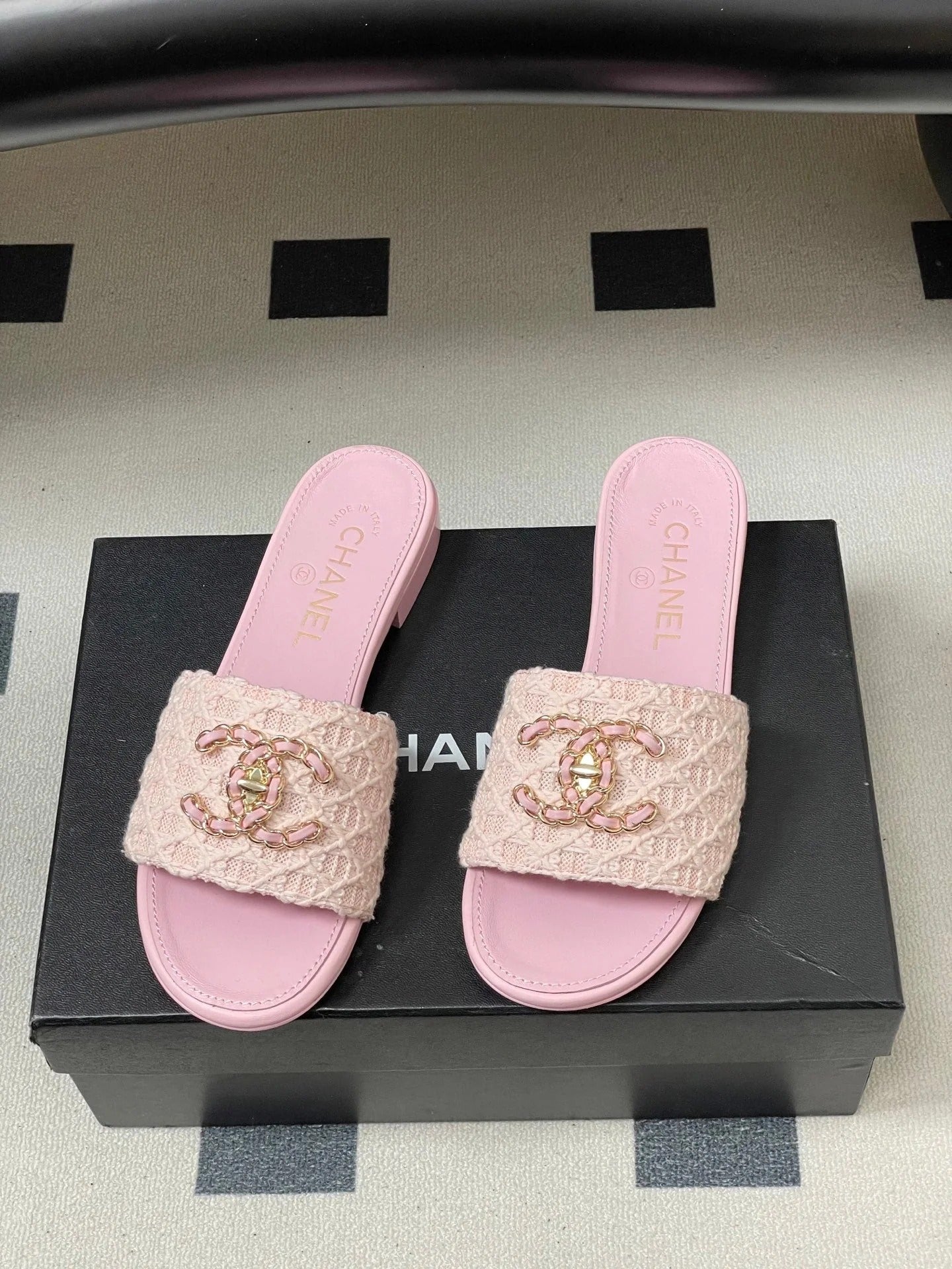 CC 26s Flat Slippers Pink Fabric Sheepskin 649488