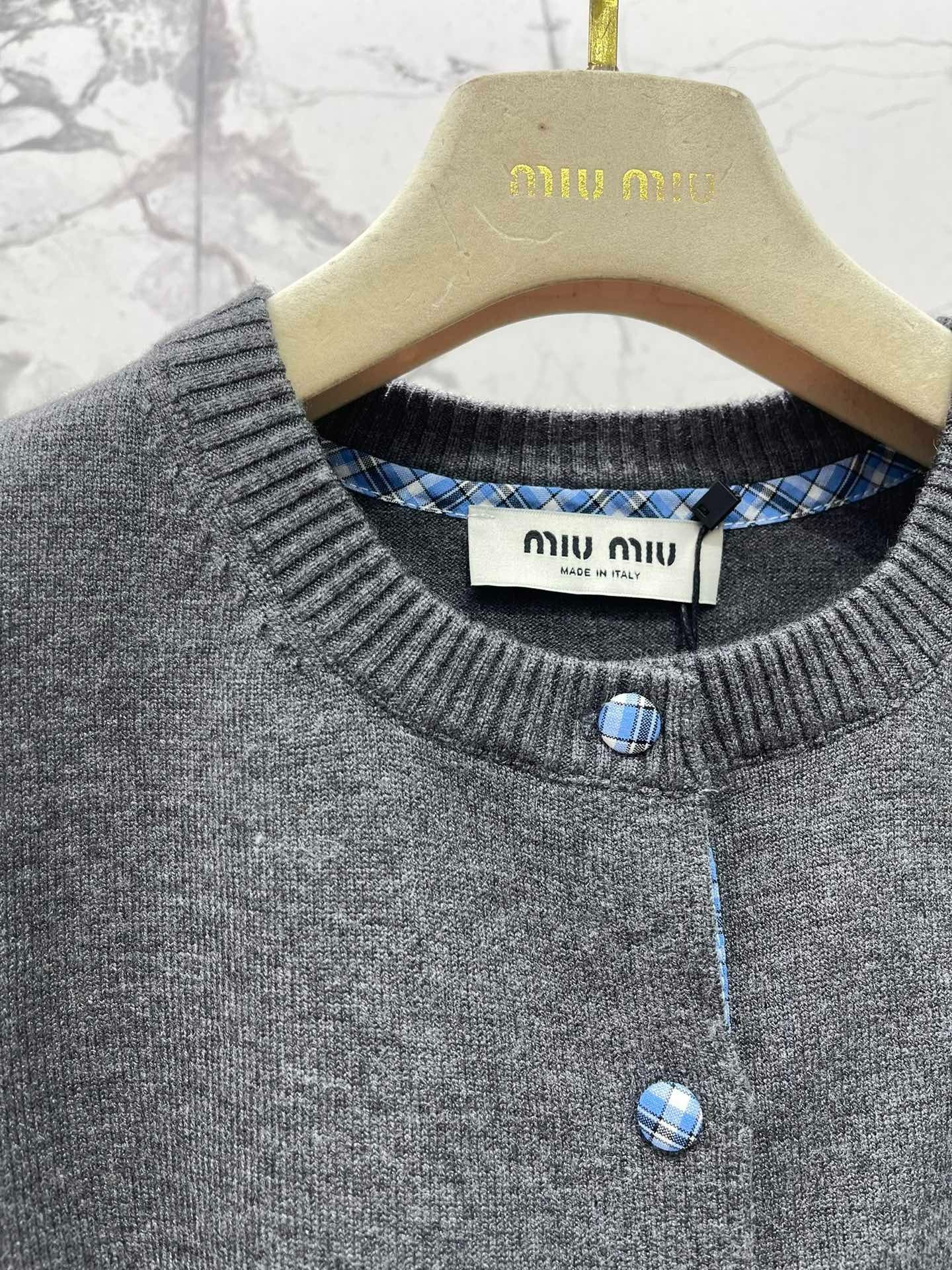 MIUMIU CARDIGAN STYLE 261