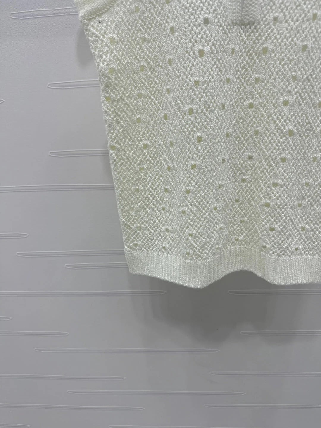 CHANEL SLEEVELESS OPEN-KNIT VEST 274858