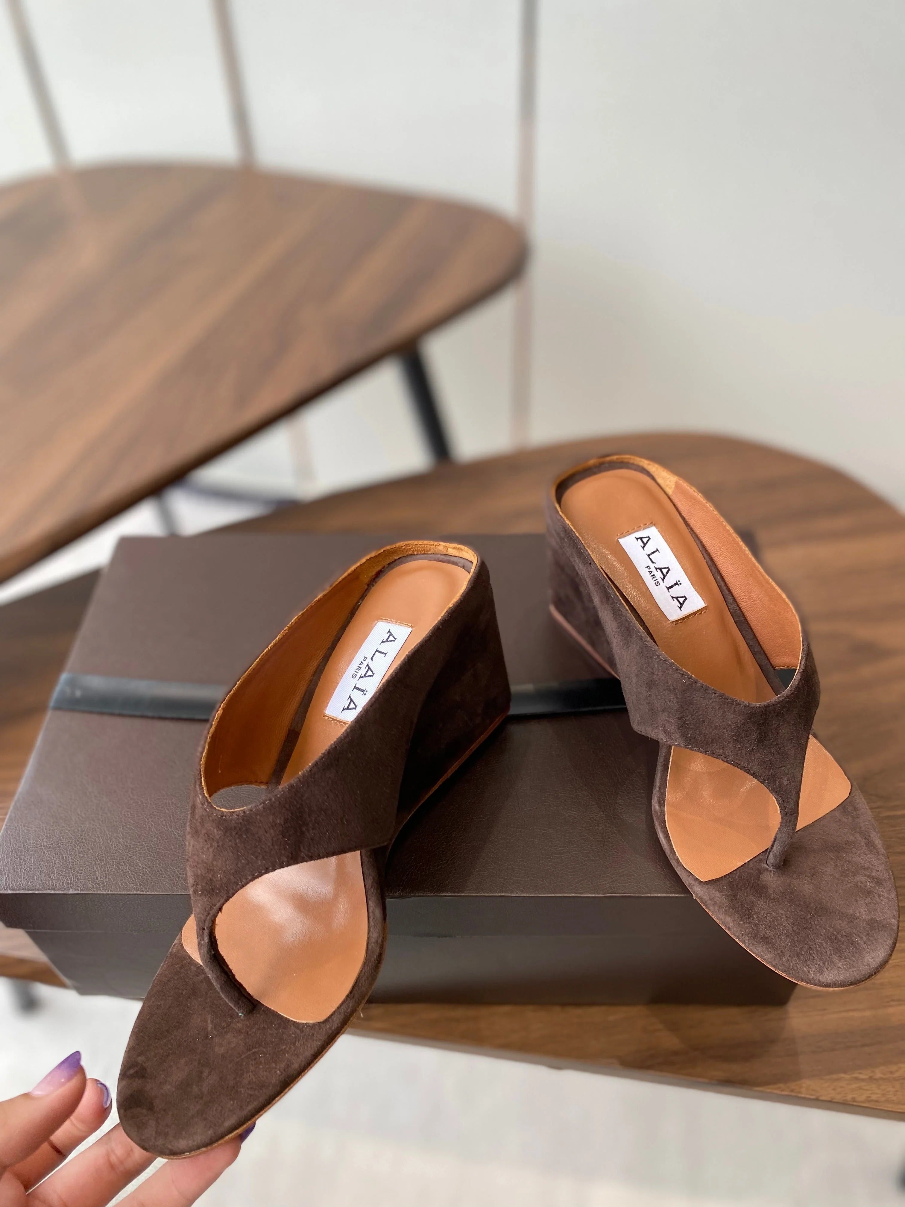 Alaia Wedge Thong Sandals 25s In Brown Suede