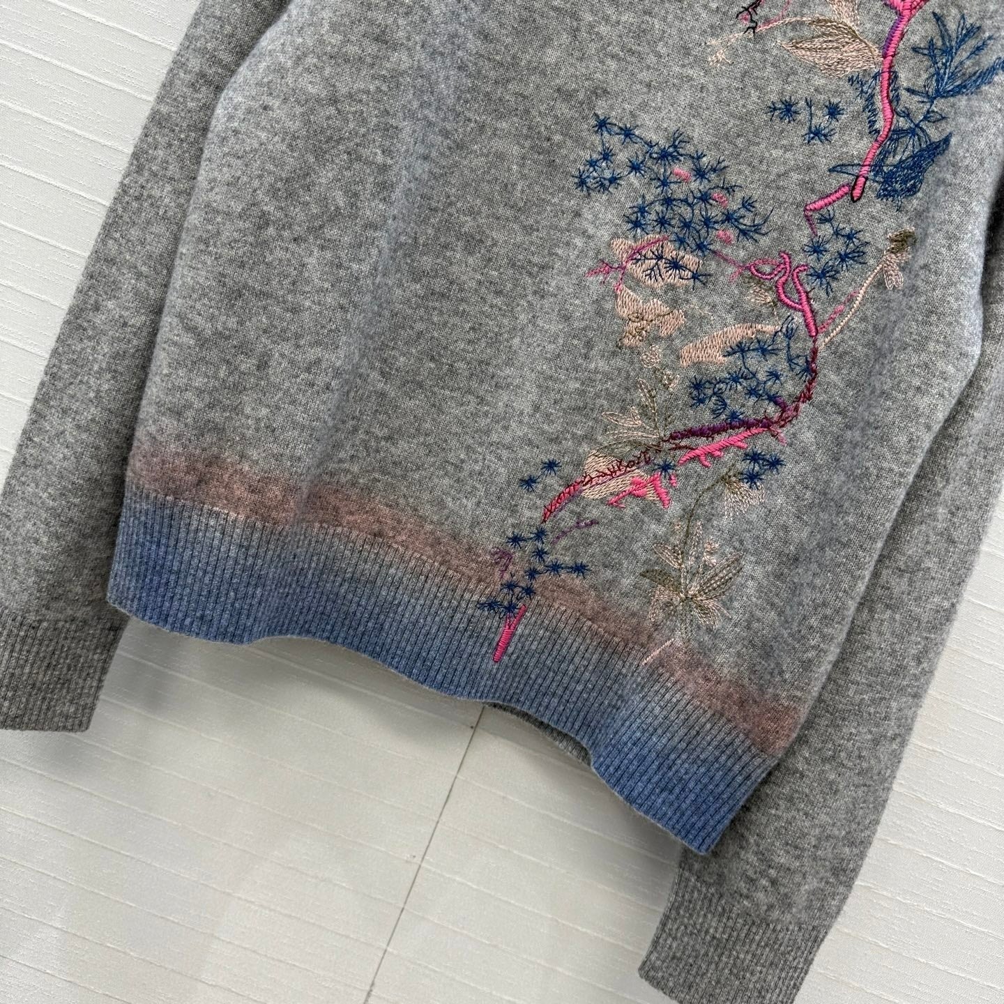 DIOR CASHMERE SWEATER WITH FLORAL EMBROIDERY 276197