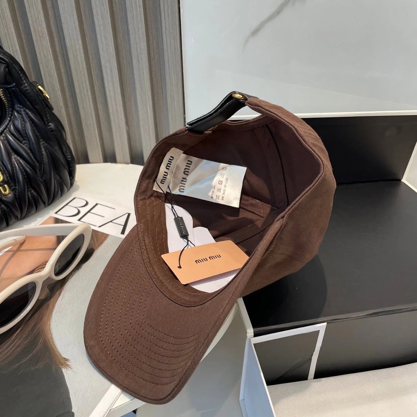 MM BASEBALL CAP IN BROWN ORANGE FABRIC BRAND EMBROIDERY