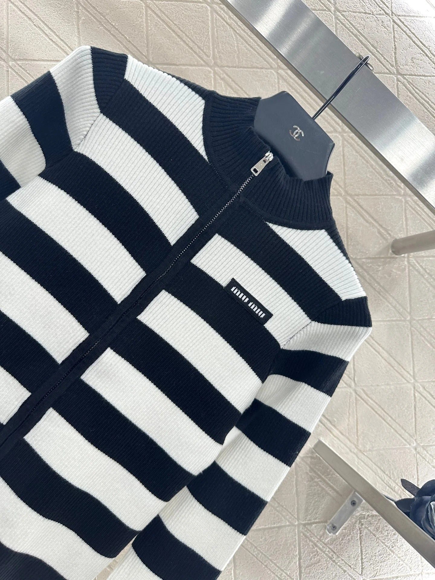 MIUMIU ZIP-UP KNIT TOP STYLE 21