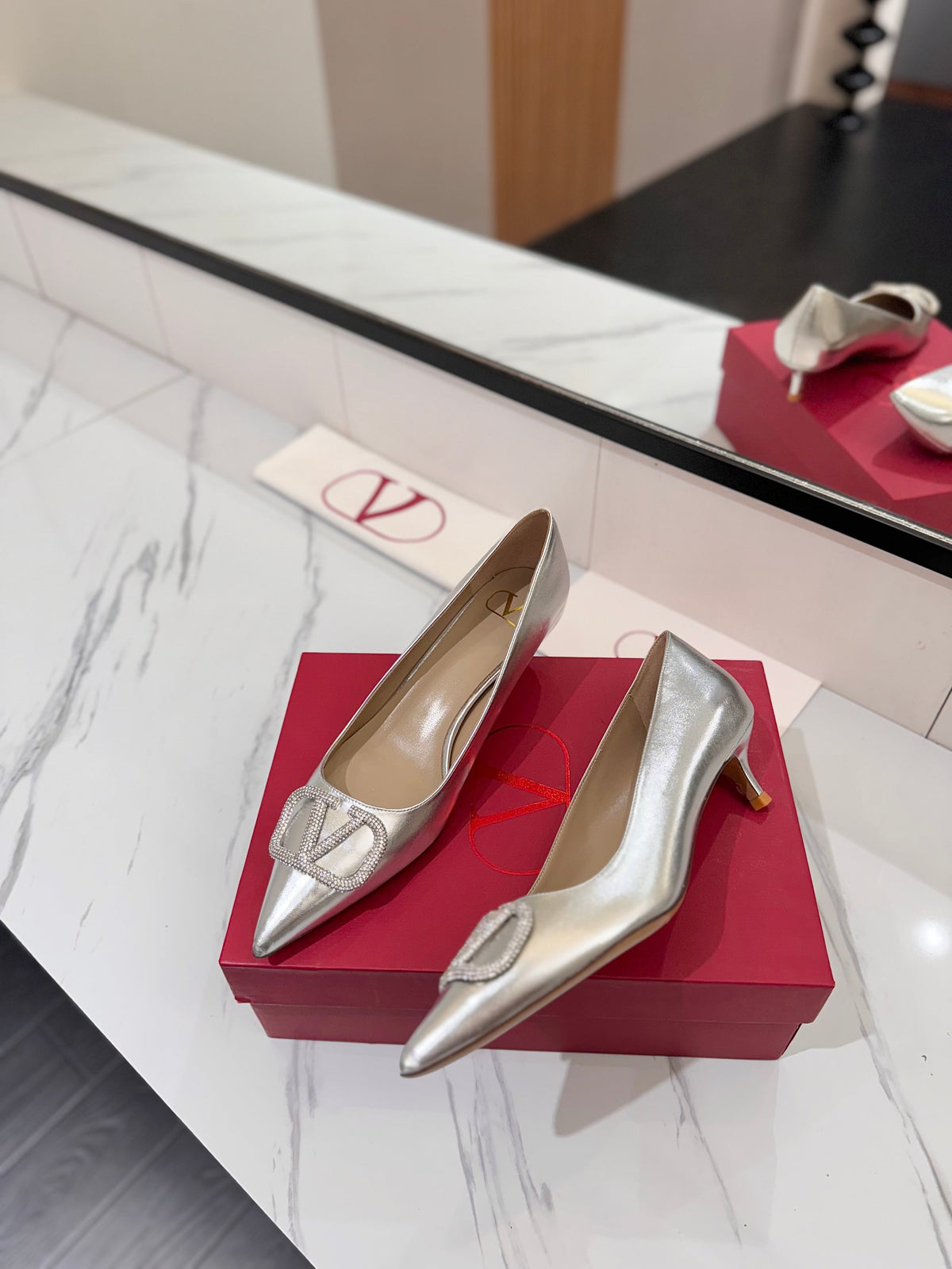Valentino 26S High Heels 4.5cm In Metallic Silver Calfskin With Vlogo Crystal