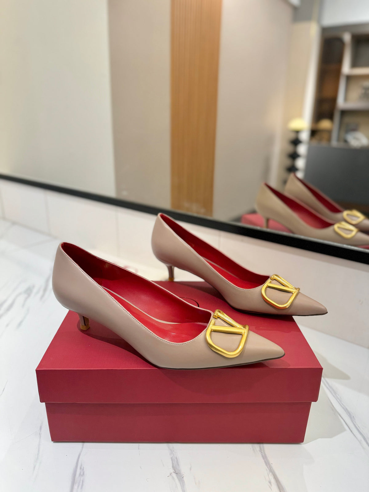 Valentino 26S High Heels 4.5cm In Beige Smooth Calfskin With Gold Hardware