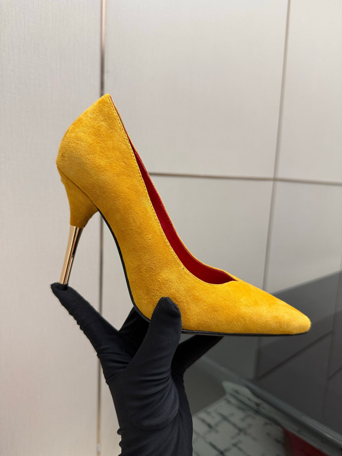 Valentino 26S High Heels 10cm In Mustard Yellow Suede