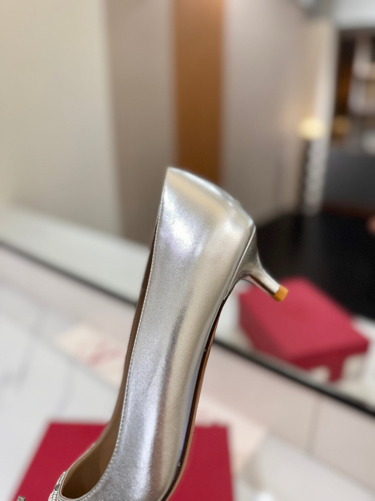 Valentino 26S High Heels 4.5cm In Metallic Silver Calfskin With Vlogo Crystal