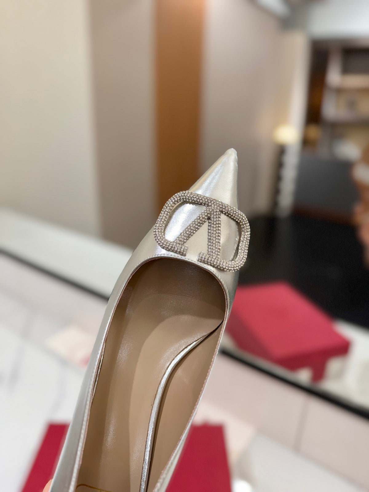 Valentino 26S High Heels 4.5cm In Metallic Silver Calfskin With Vlogo Crystal