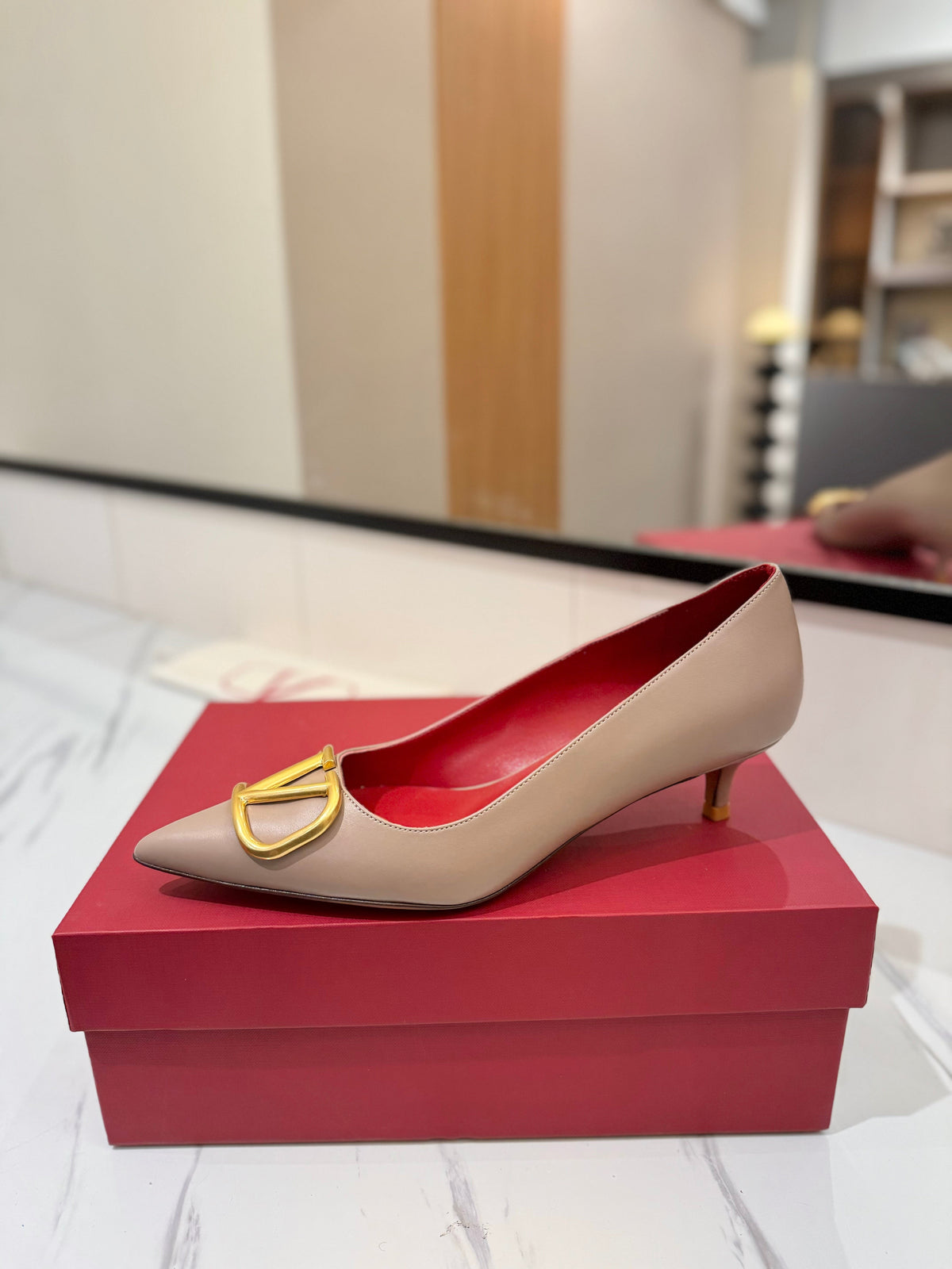 Valentino 26S High Heels 4.5cm In Beige Smooth Calfskin With Gold Hardware