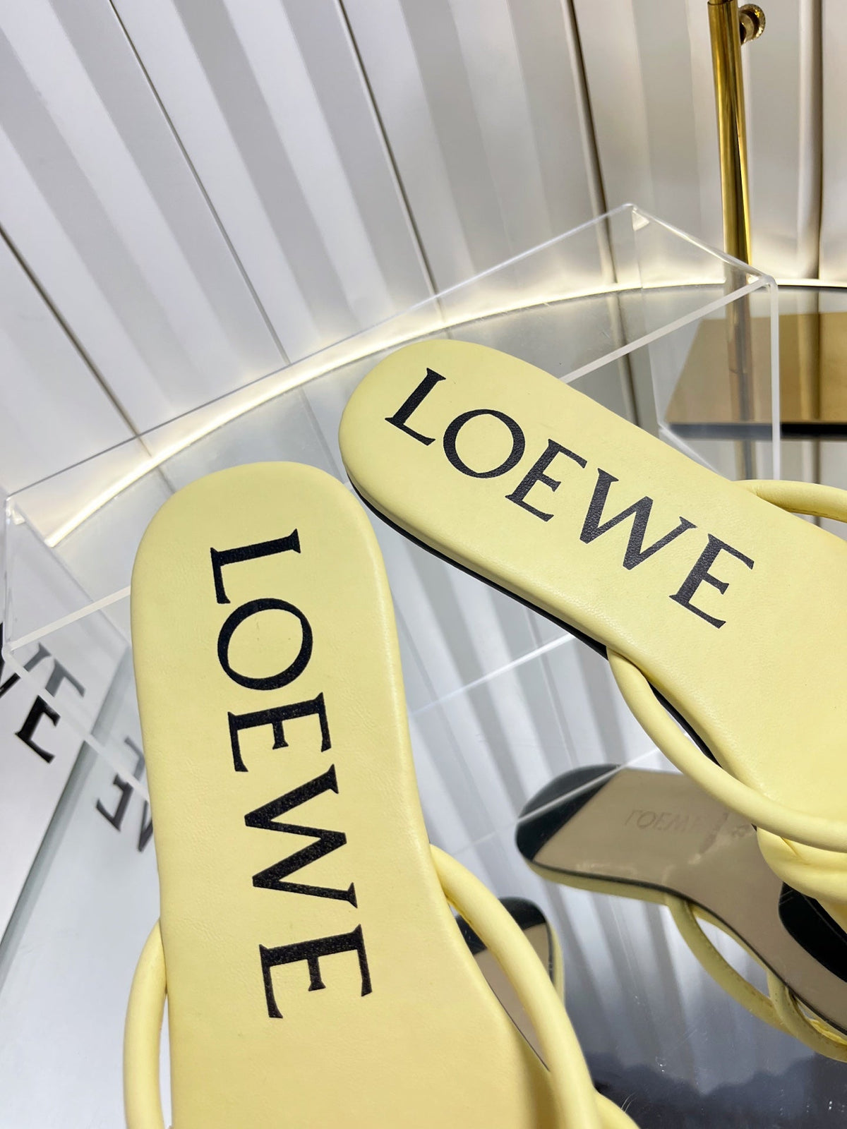 Loewe 2026 Flamenco Knot Flat Sandals Cowhide 641950