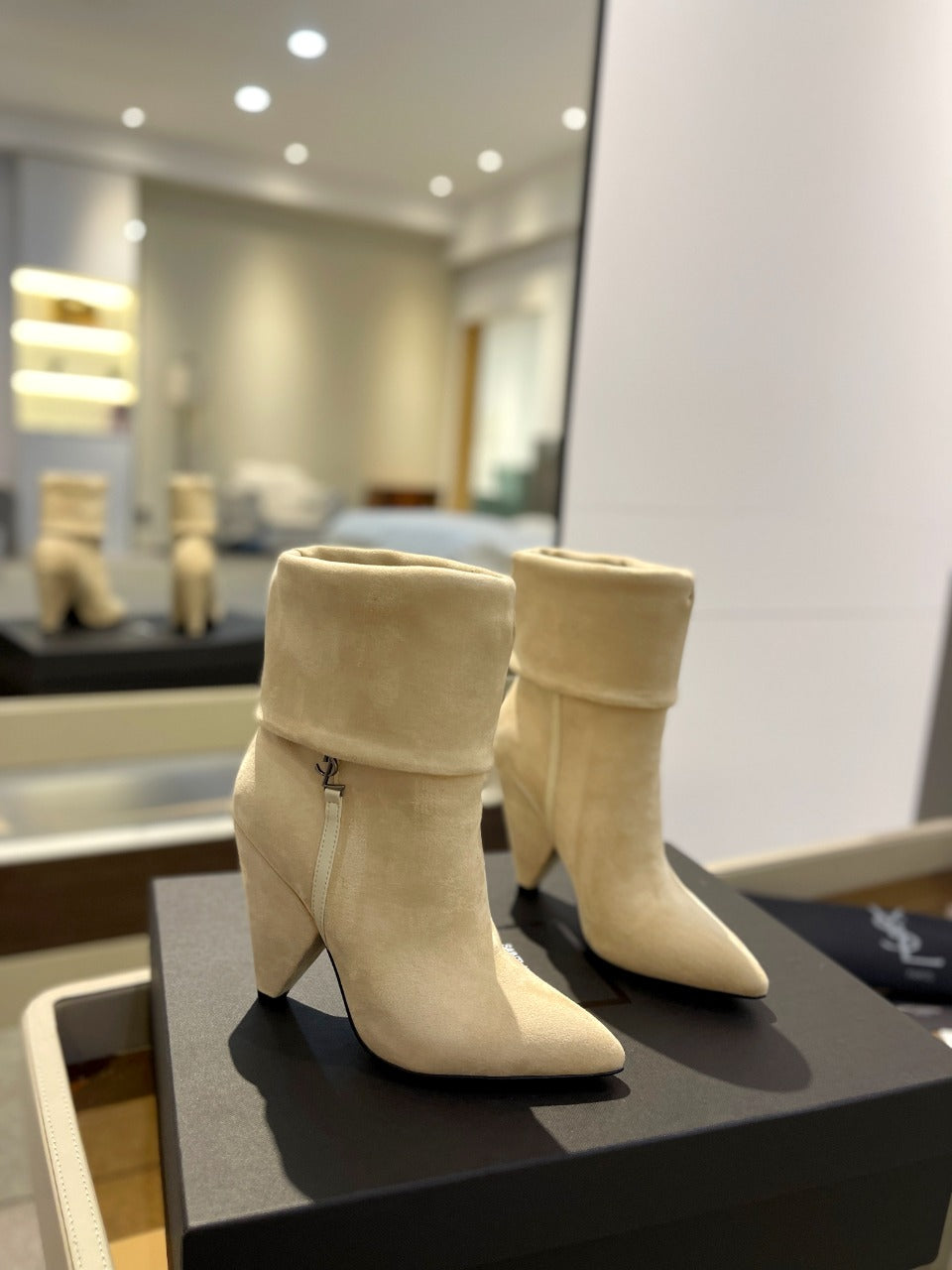 YSL 26s Niki Ankle Boots Beige Beige Suede 145338