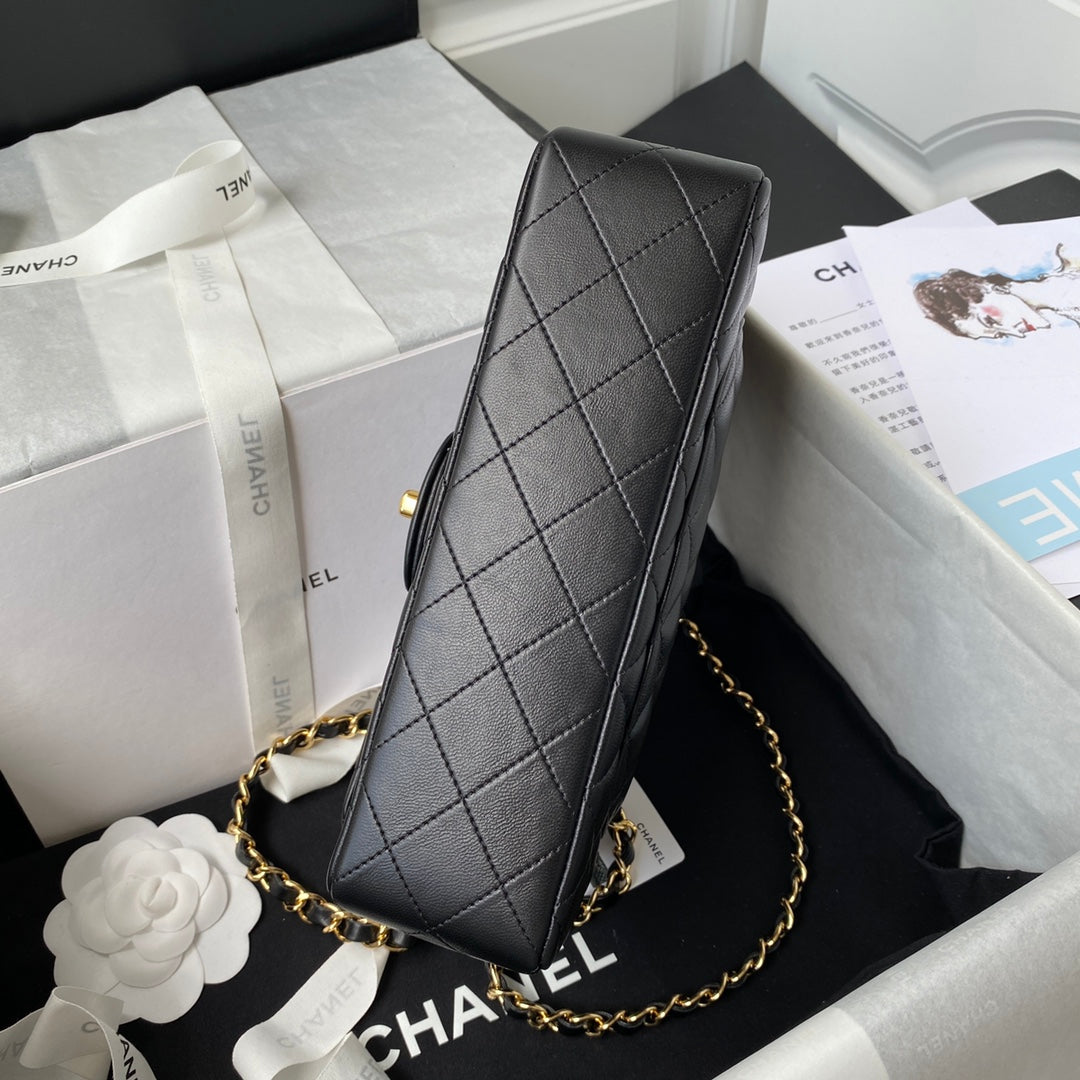 Medium Classic Flap Bag 23cm Black Lambskin Gold Hardware
